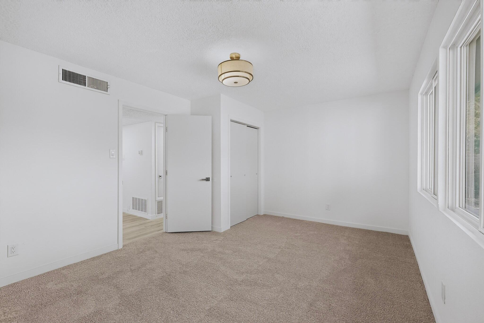Photo 12 — 12701 Cloudview Avenue NE