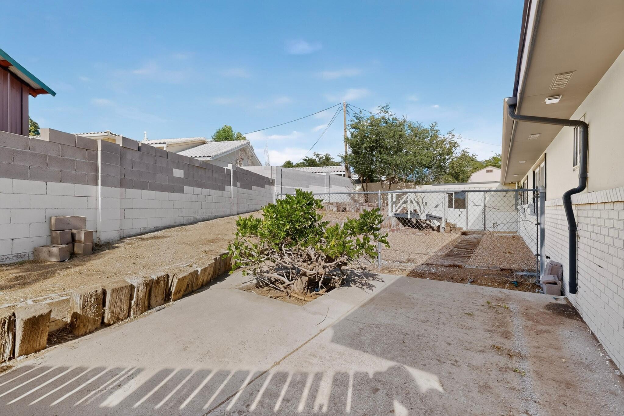 Photo 8 — 12701 Cloudview Avenue NE