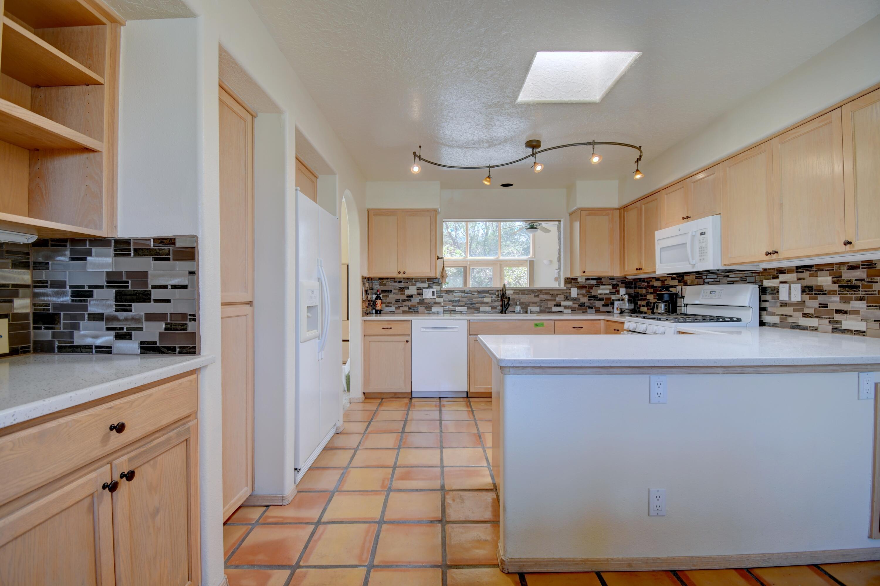 Photo 16 — 2762 Cliffrose Drive NE