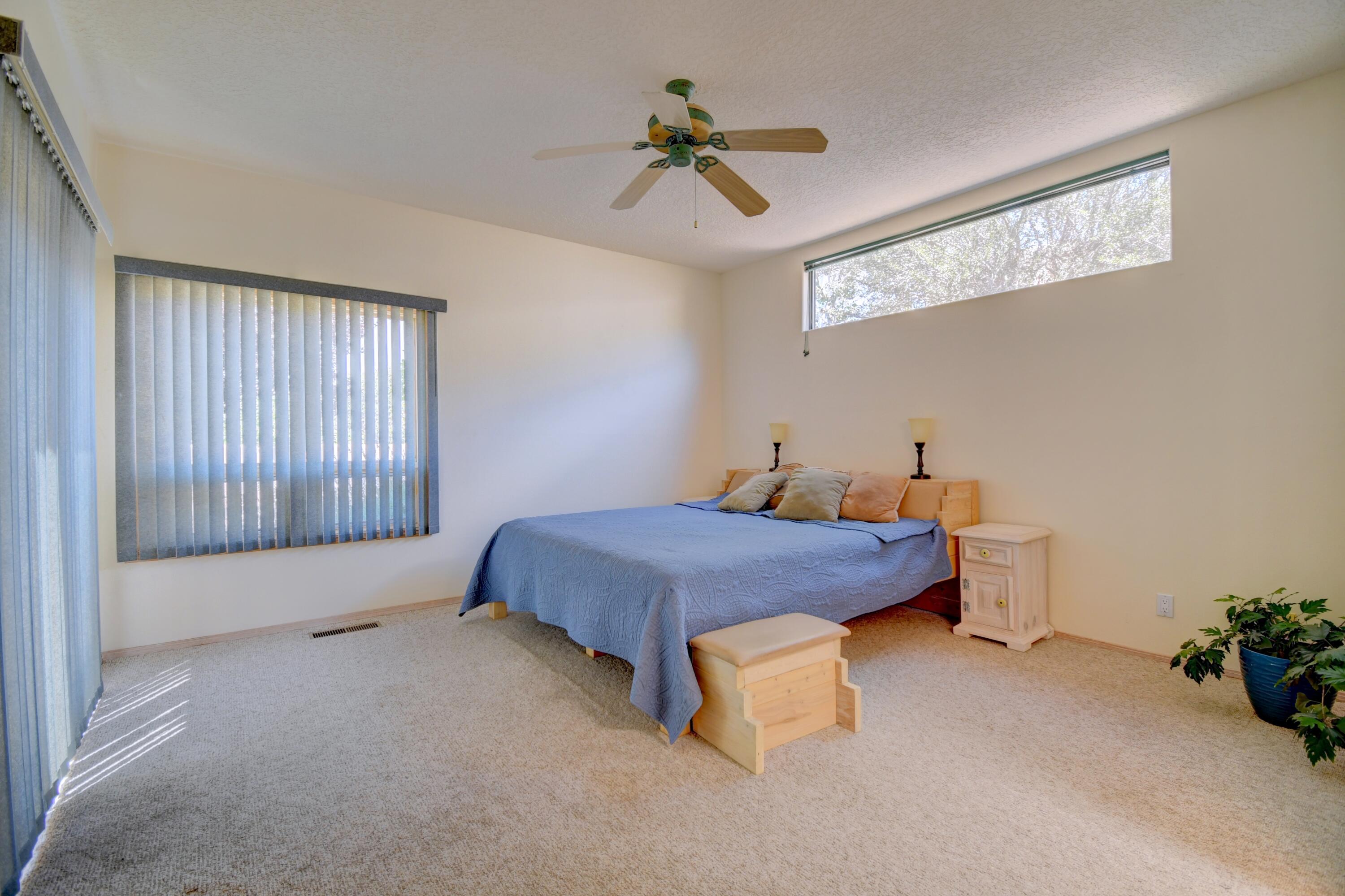 Photo 15 — 2762 Cliffrose Drive NE