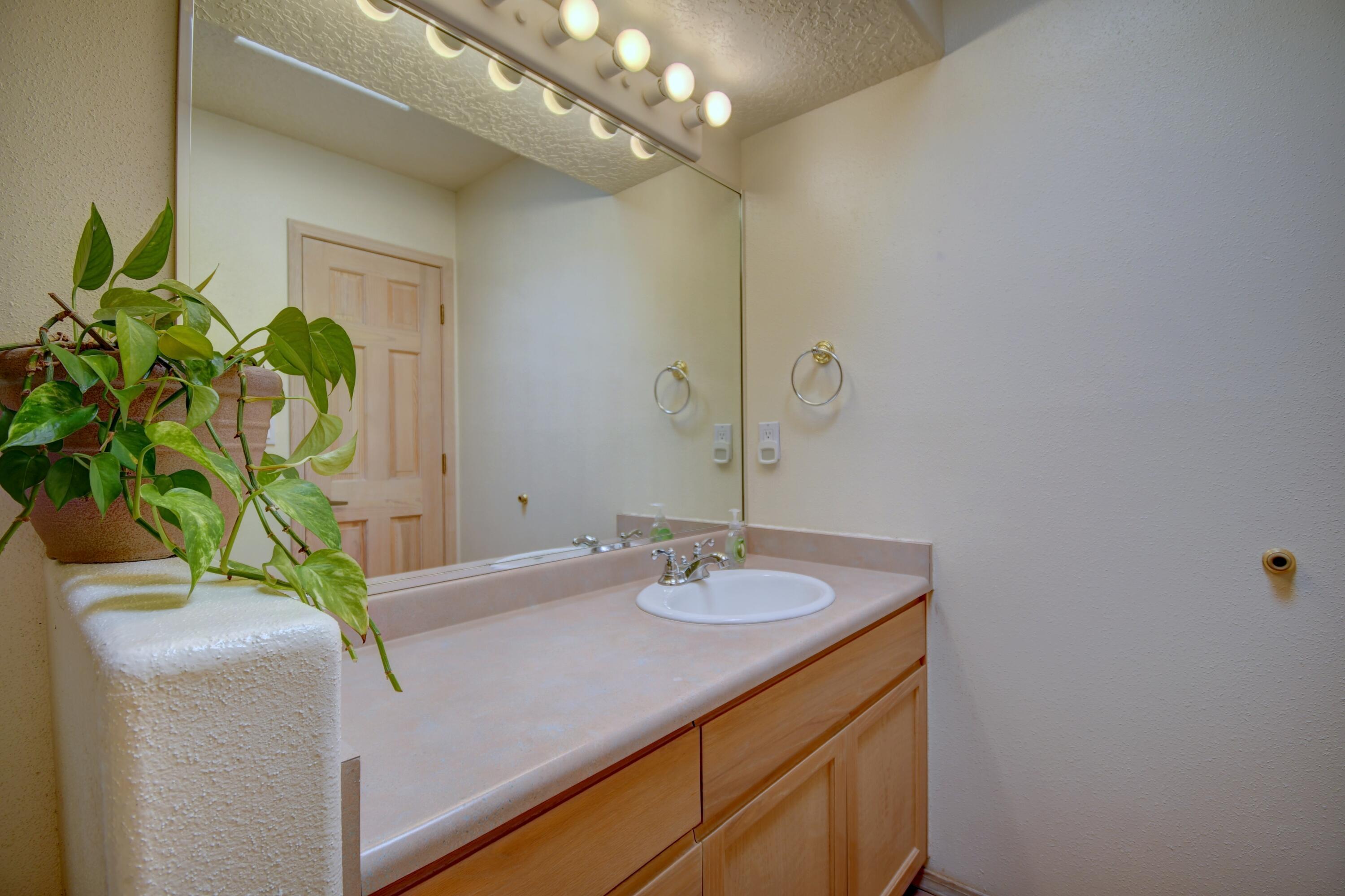 Photo 9 — 2762 Cliffrose Drive NE