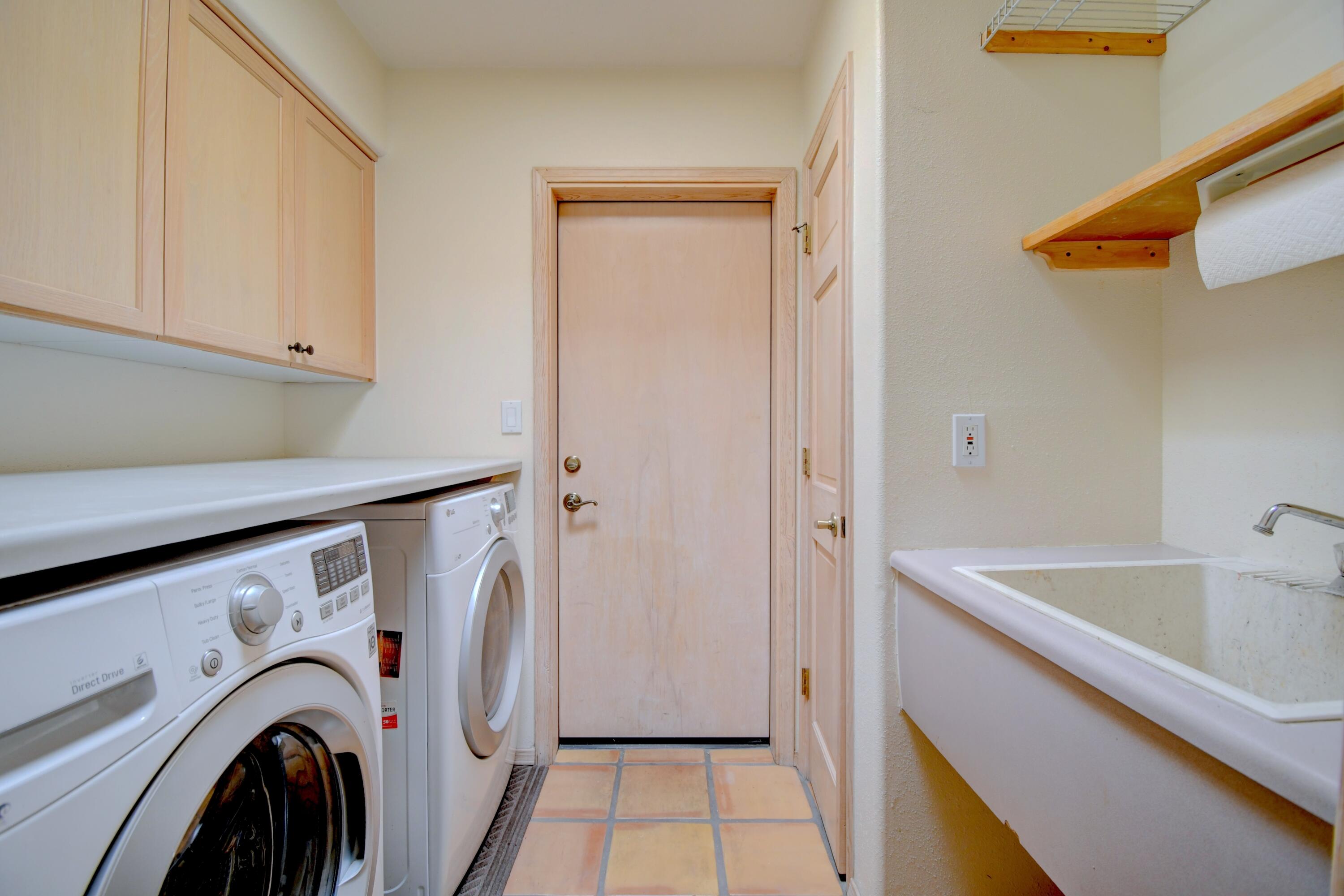 Photo 7 — 2762 Cliffrose Drive NE