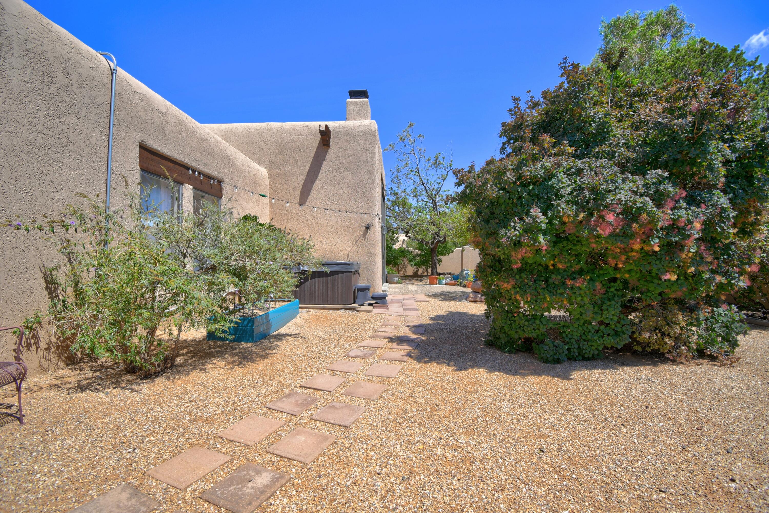 Photo 5 — 2762 Cliffrose Drive NE