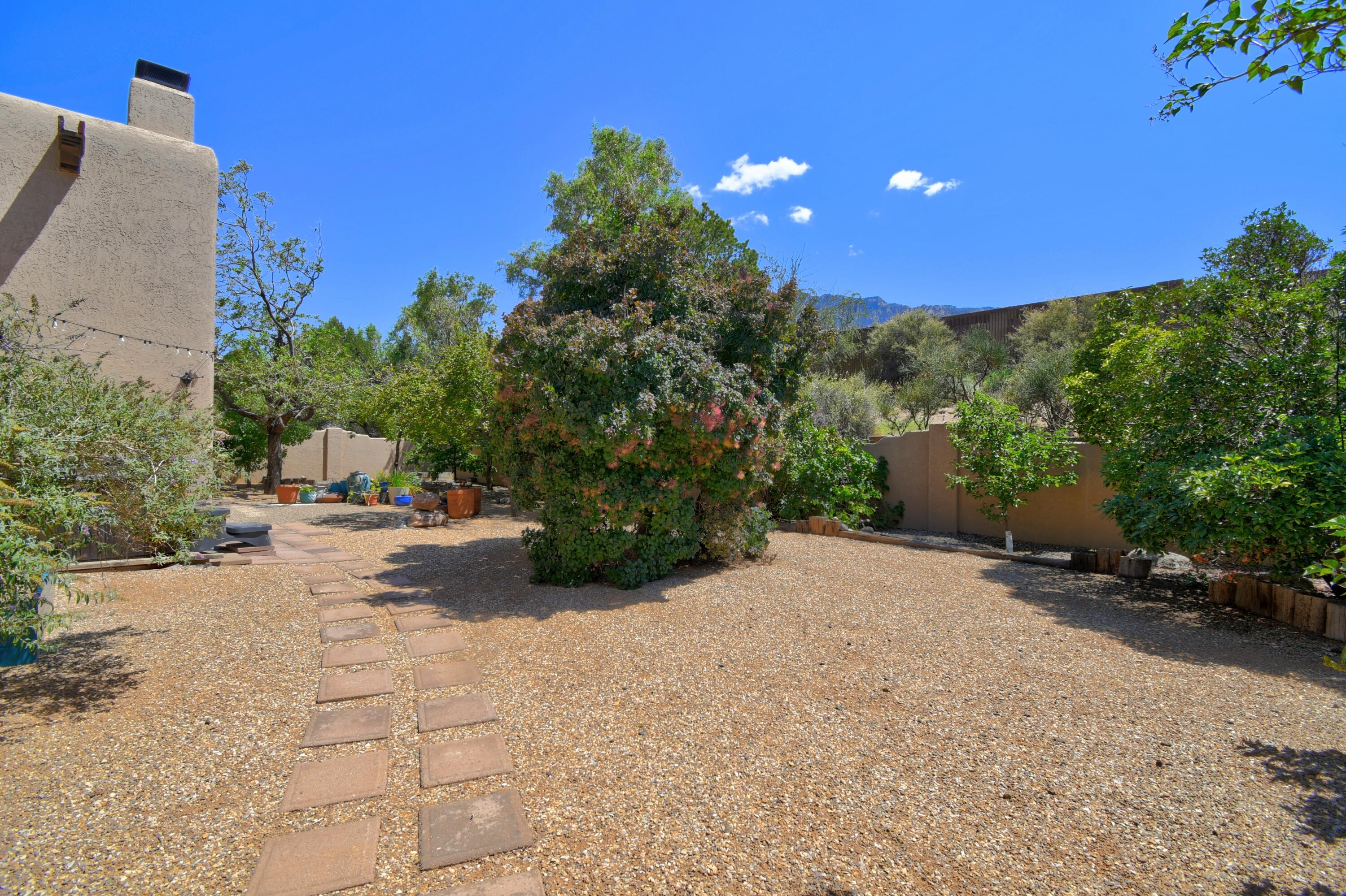 Photo 4 — 2762 Cliffrose Drive NE