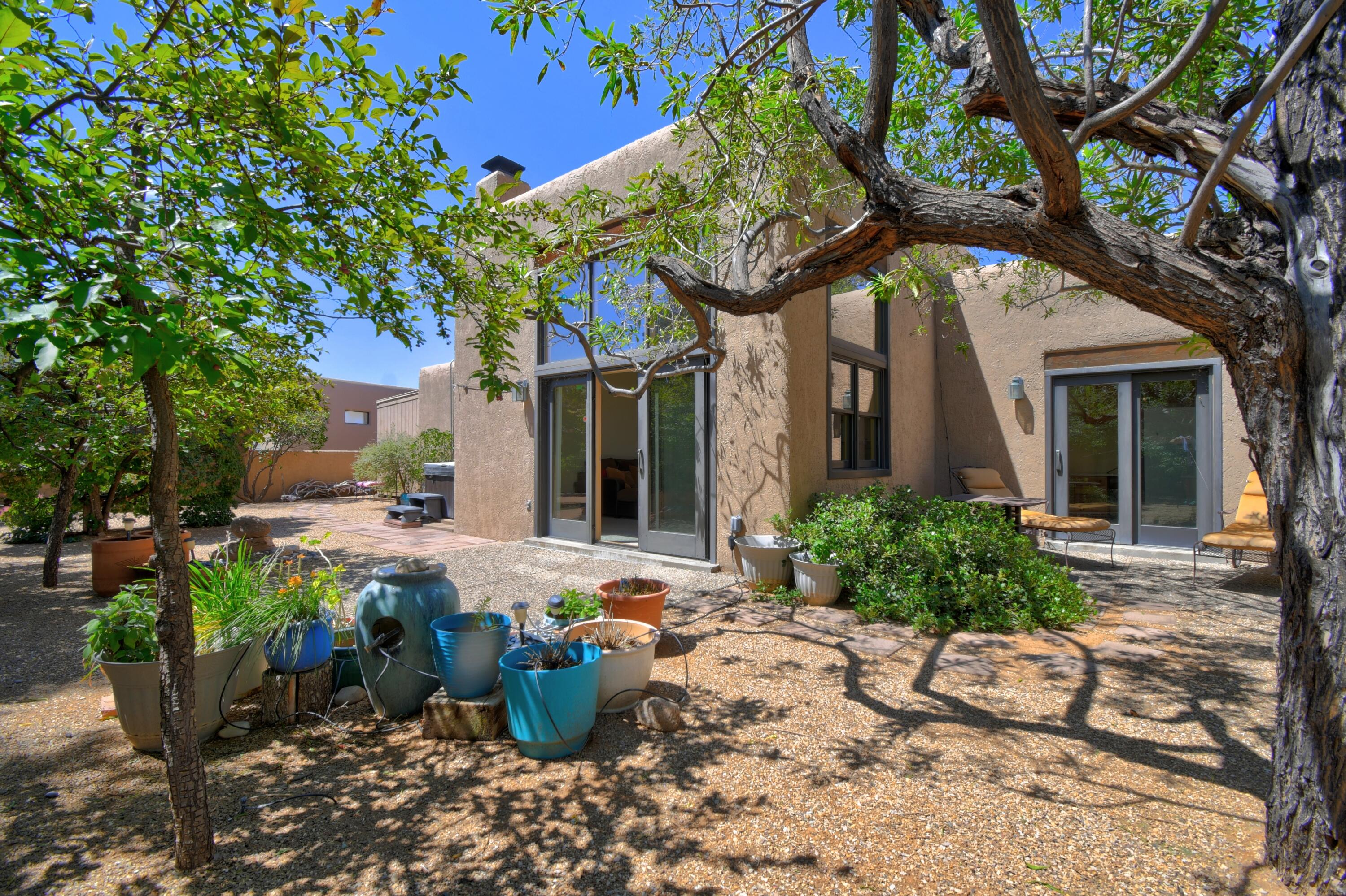 Photo 2 — 2762 Cliffrose Drive NE