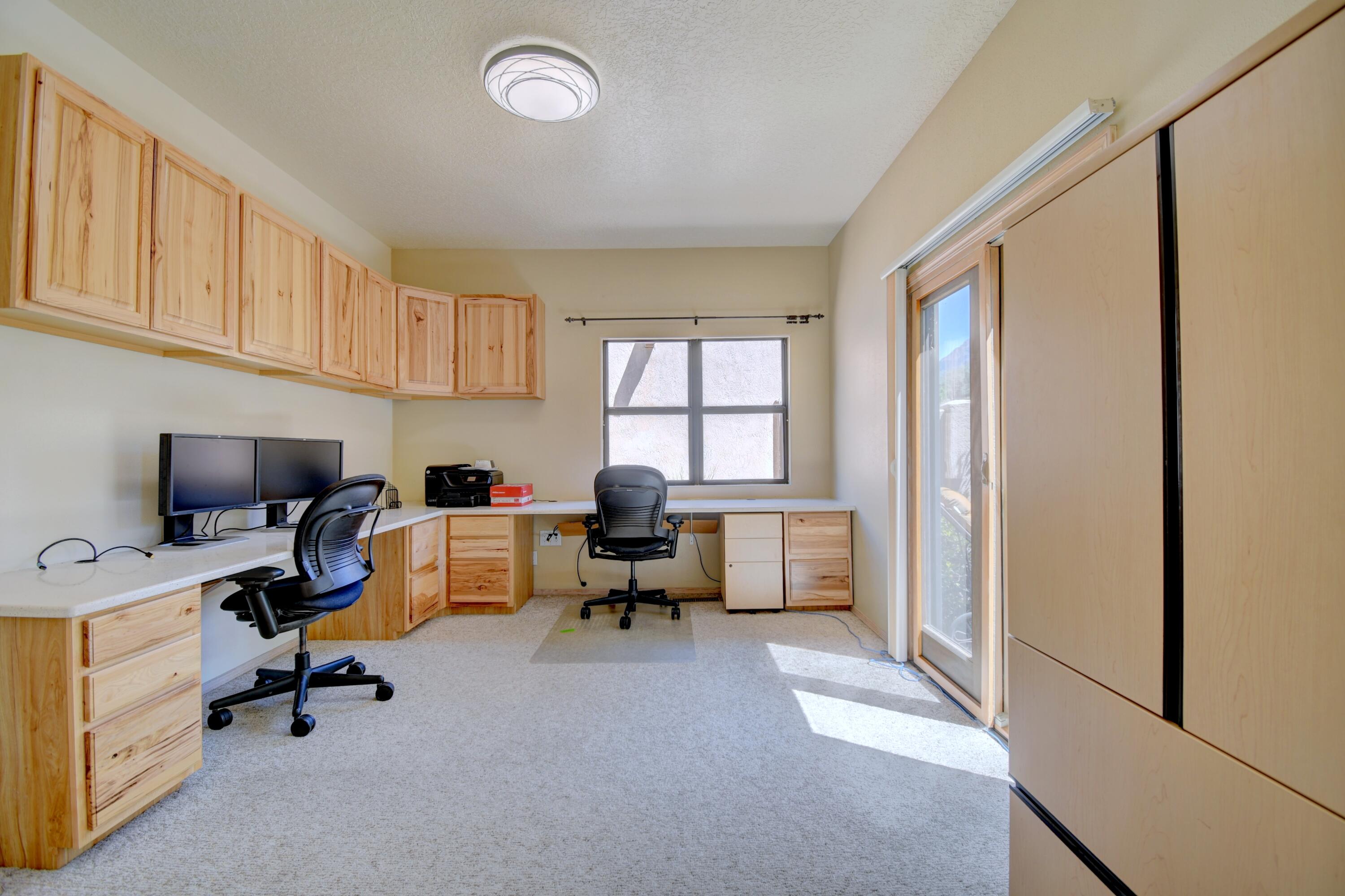 Photo 19 — 2762 Cliffrose Drive NE