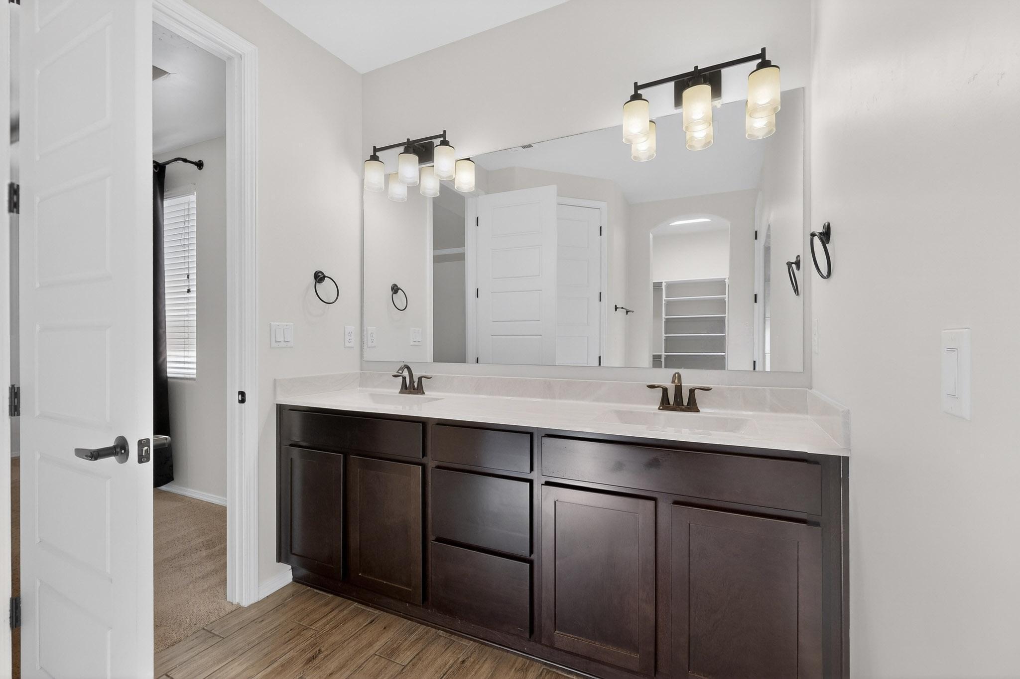 Photo 19 — 294 Adeline Avenue SW