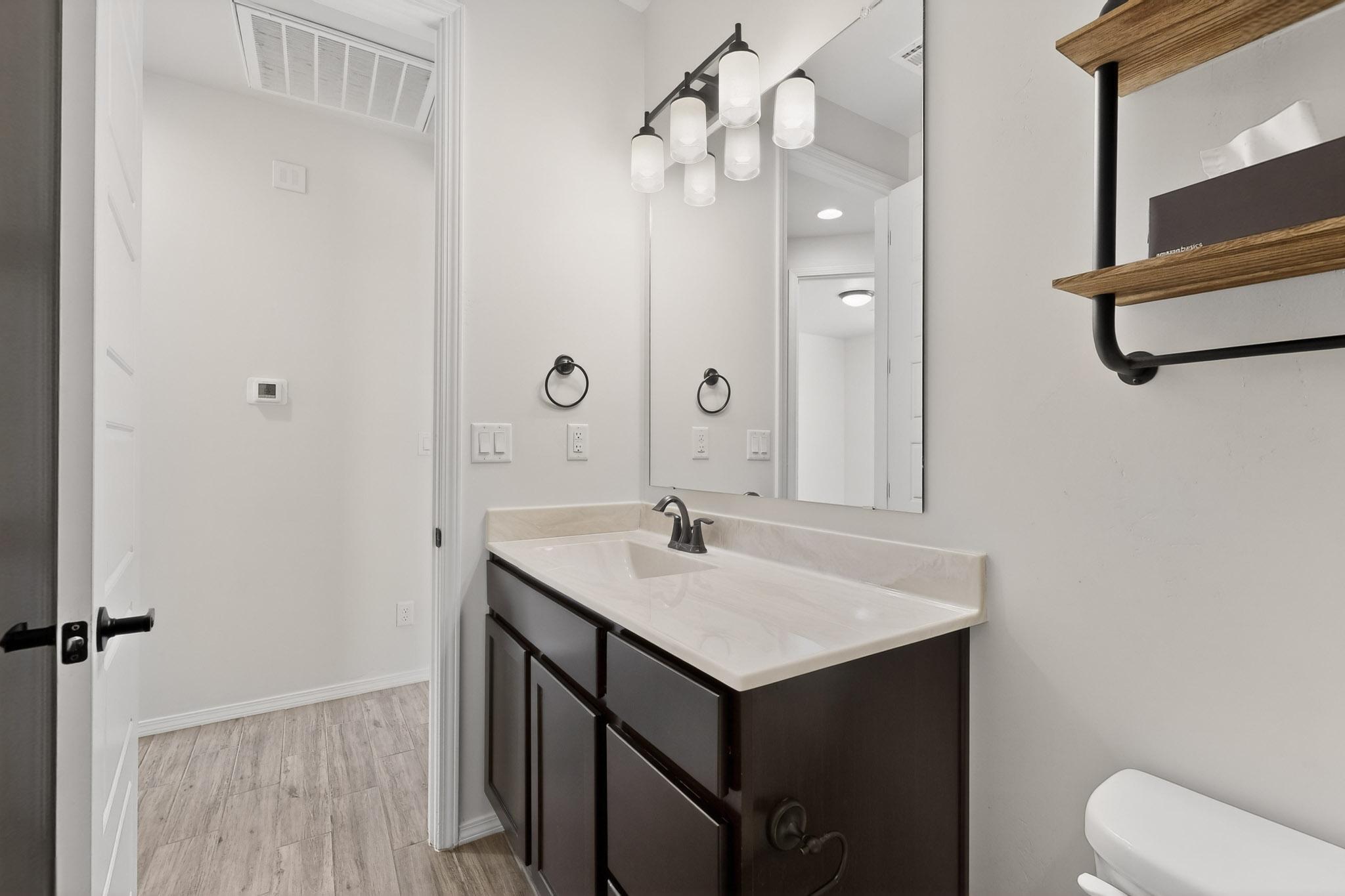Photo 14 — 294 Adeline Avenue SW