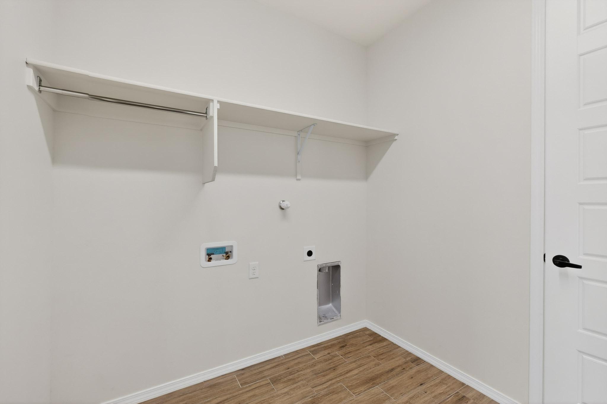 Photo 9 — 294 Adeline Avenue SW