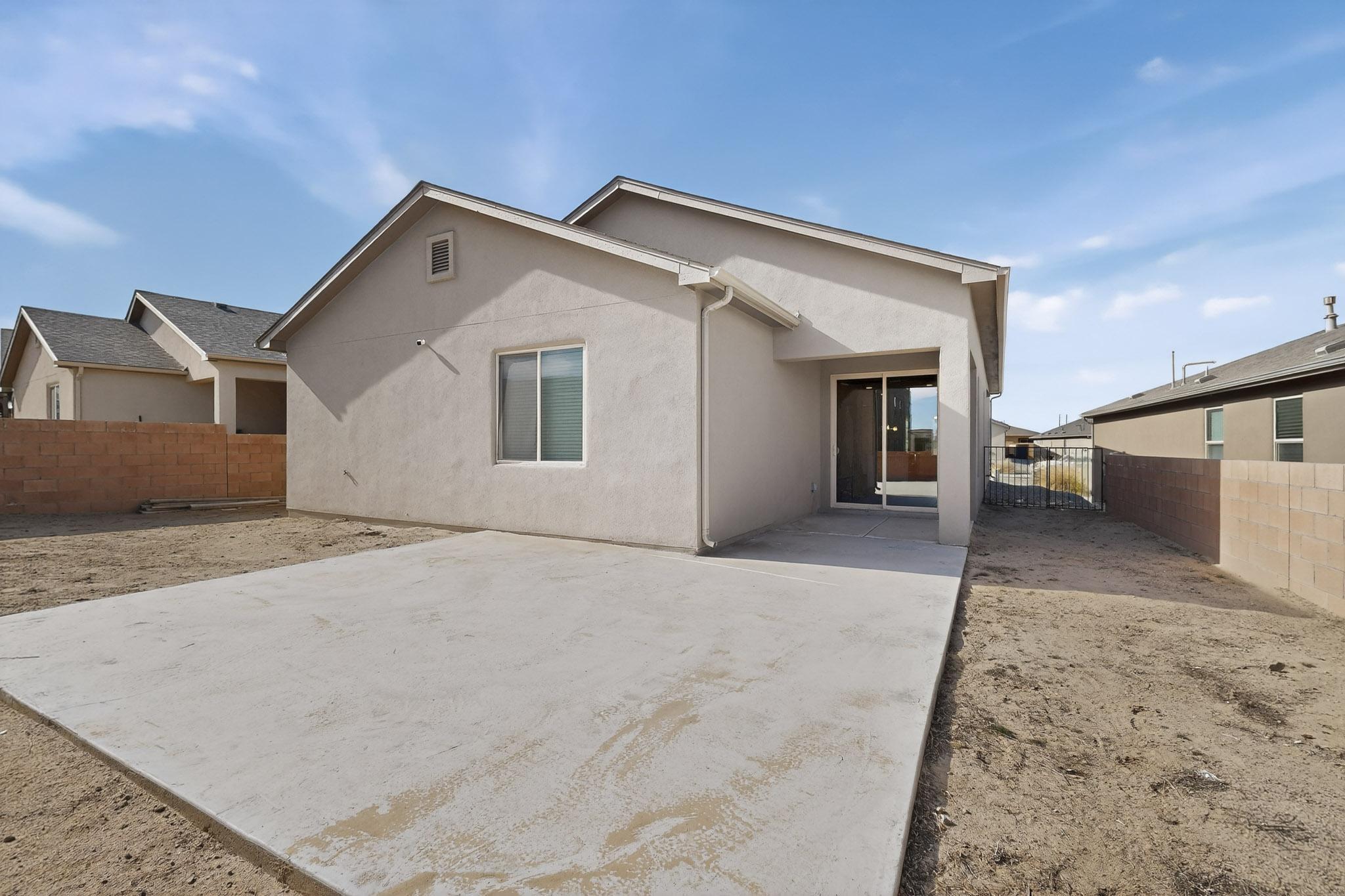 Photo 5 — 294 Adeline Avenue SW
