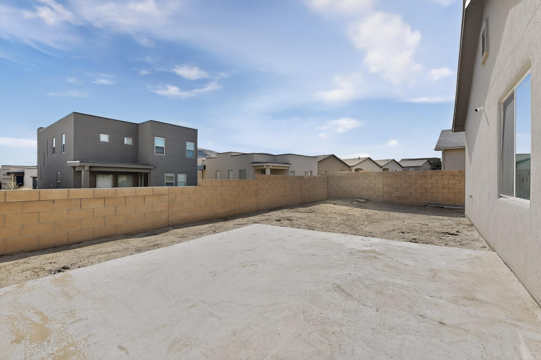 Photo 4 — 294 Adeline Avenue SW