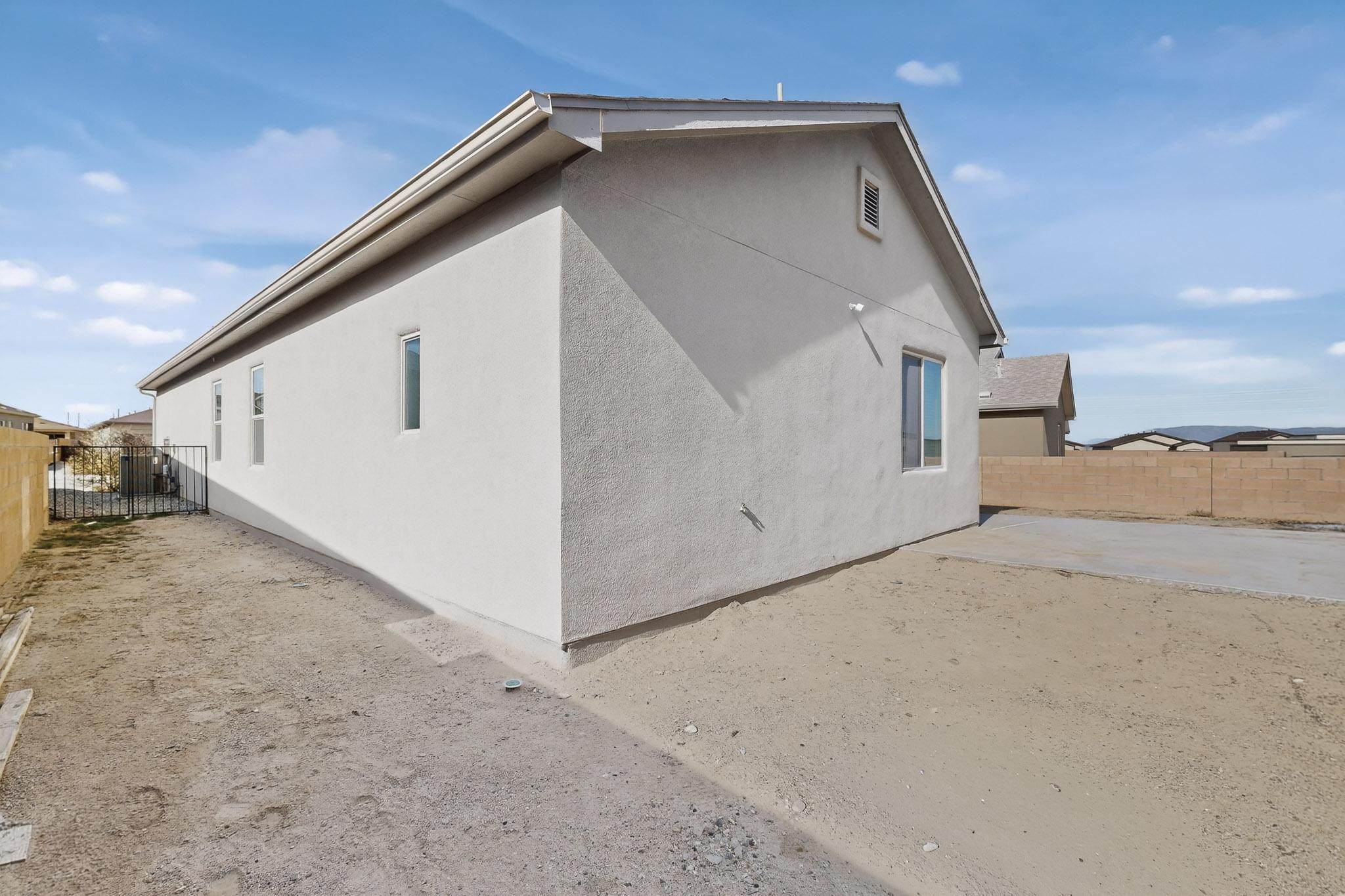 Photo 3 — 294 Adeline Avenue SW