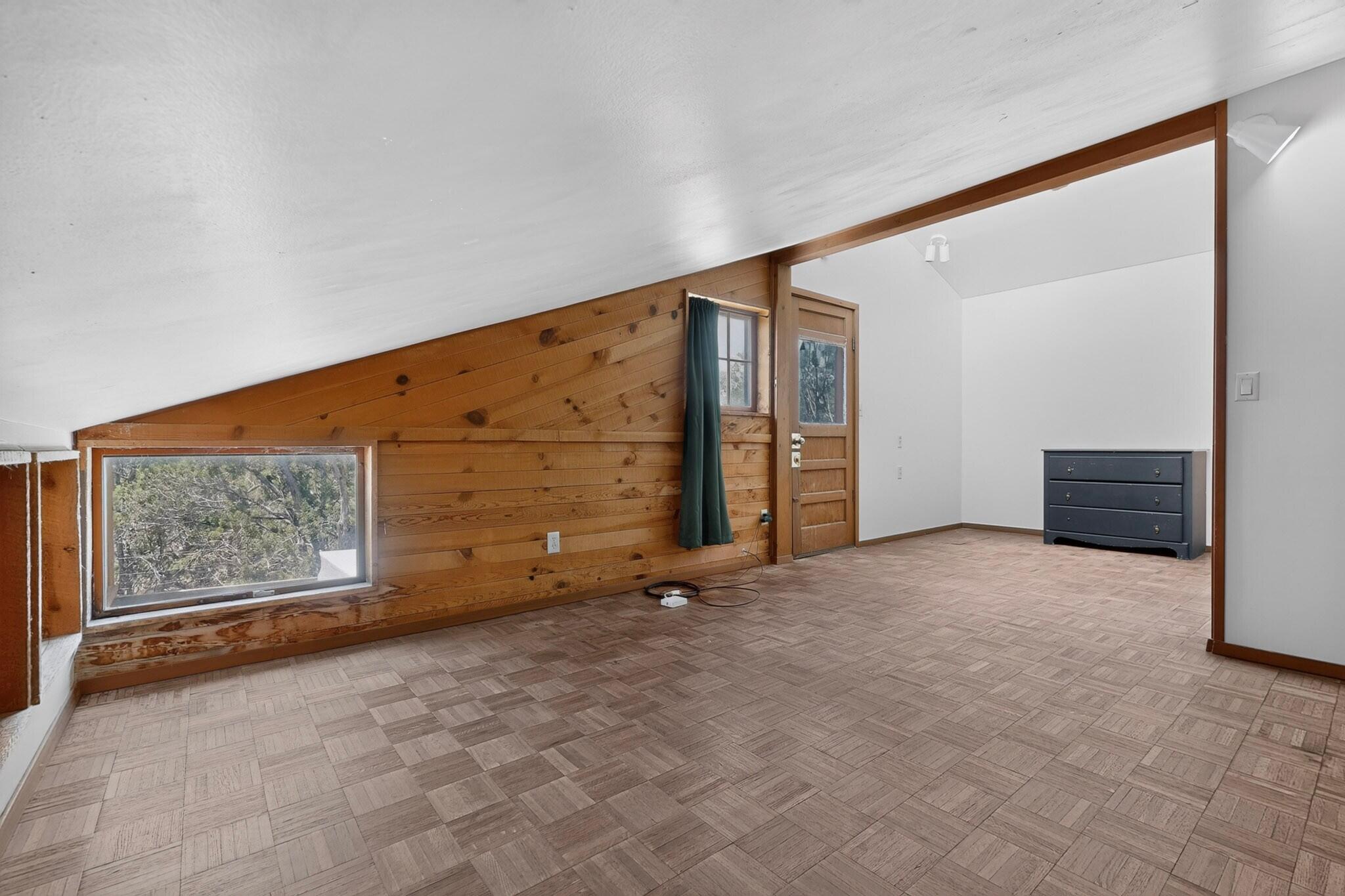 Photo 2 — 87 Casper Court