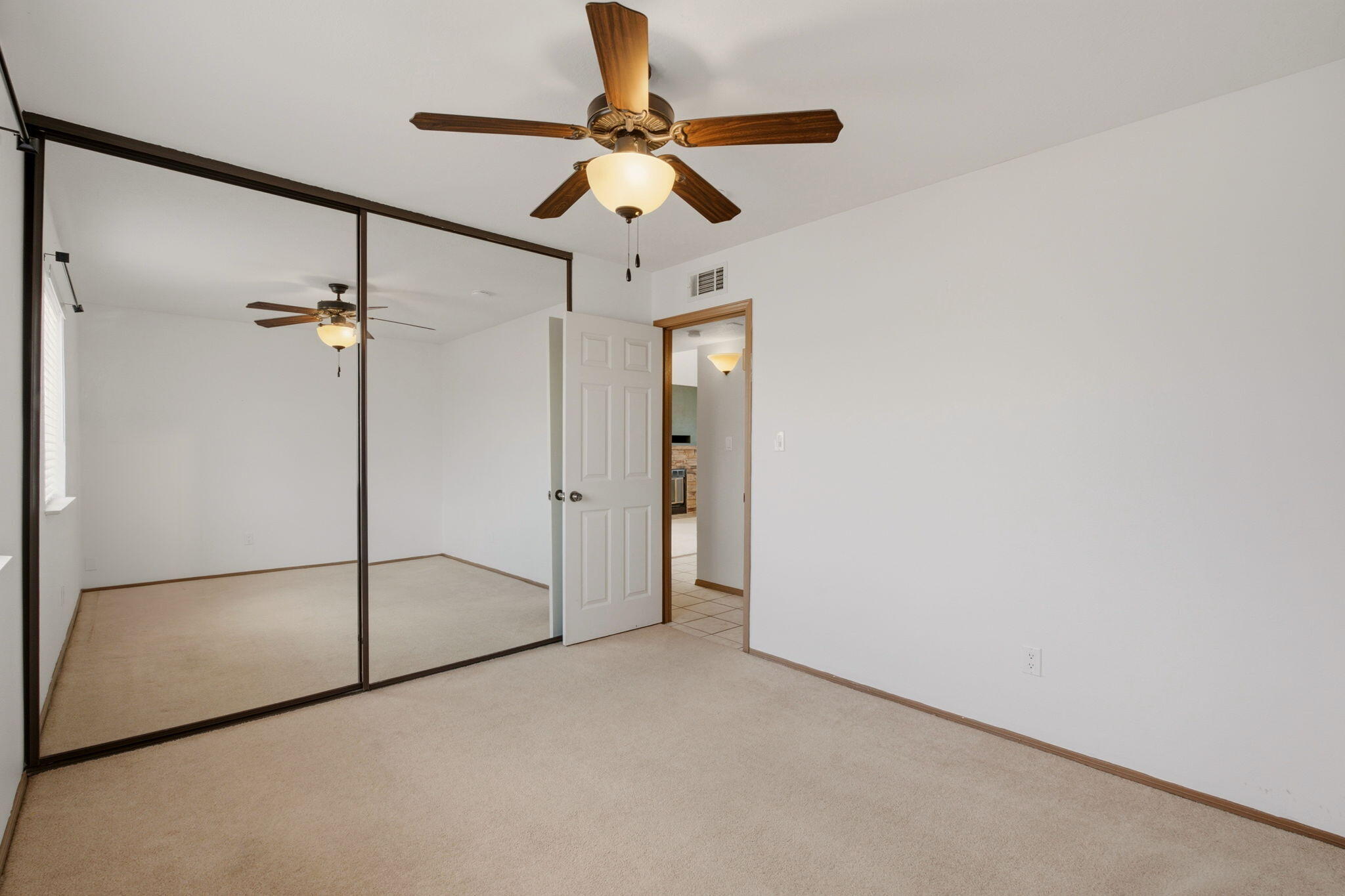 Photo 10 — 325 Timor Road SE