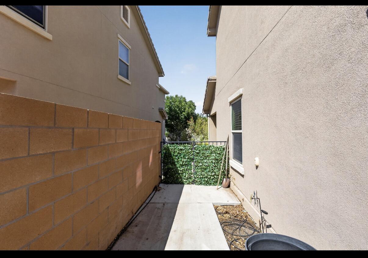 Photo 17 — 10848 Arguello Trail NE