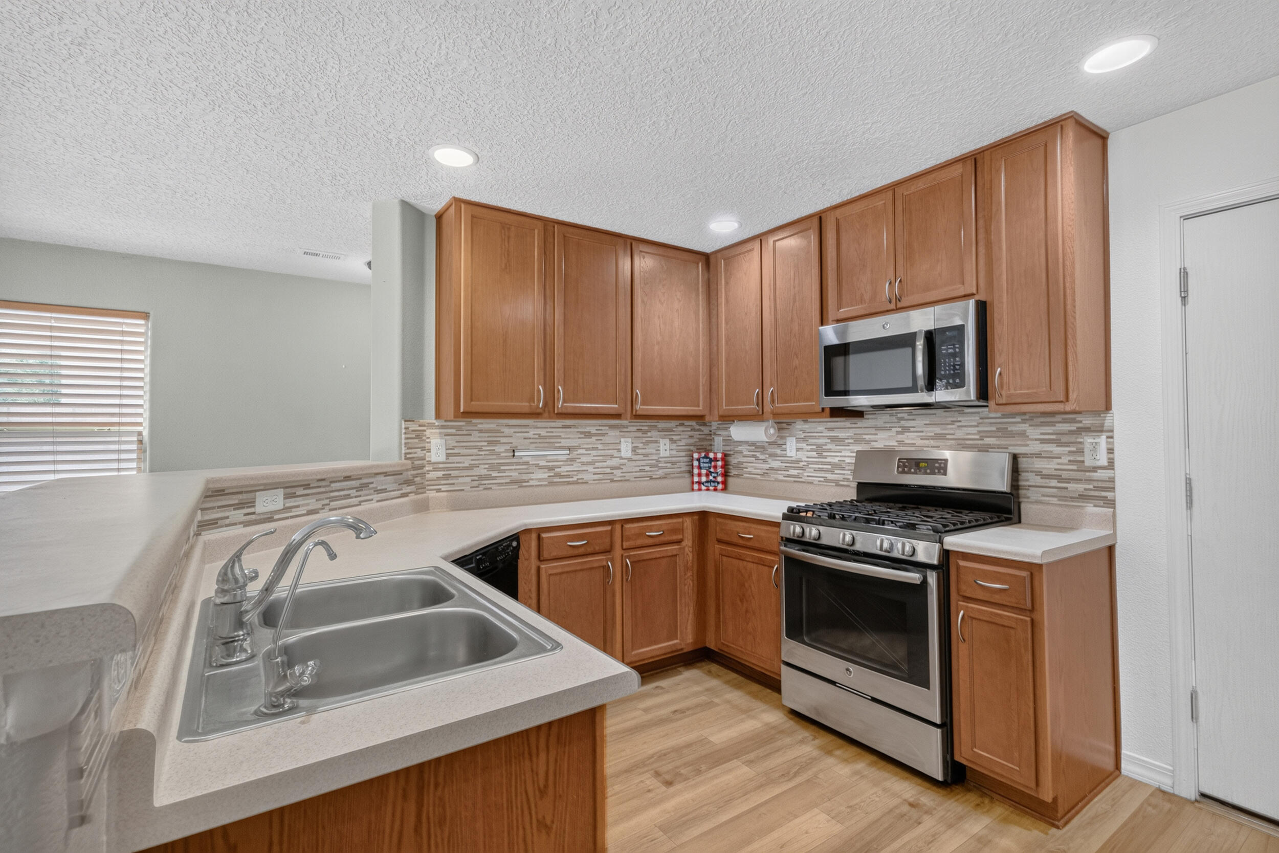 Photo 3 — 10848 Arguello Trail NE