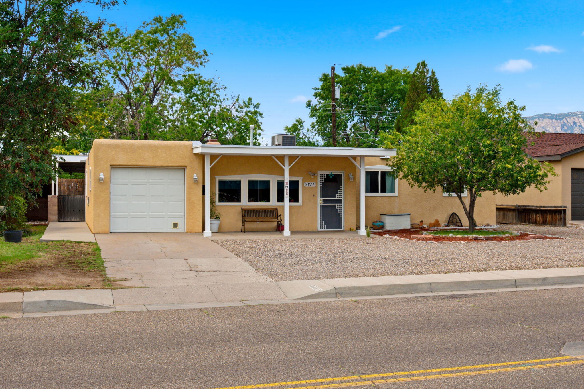 9717 Snowheights Boulevard NE, Albuquerque, NM 87112