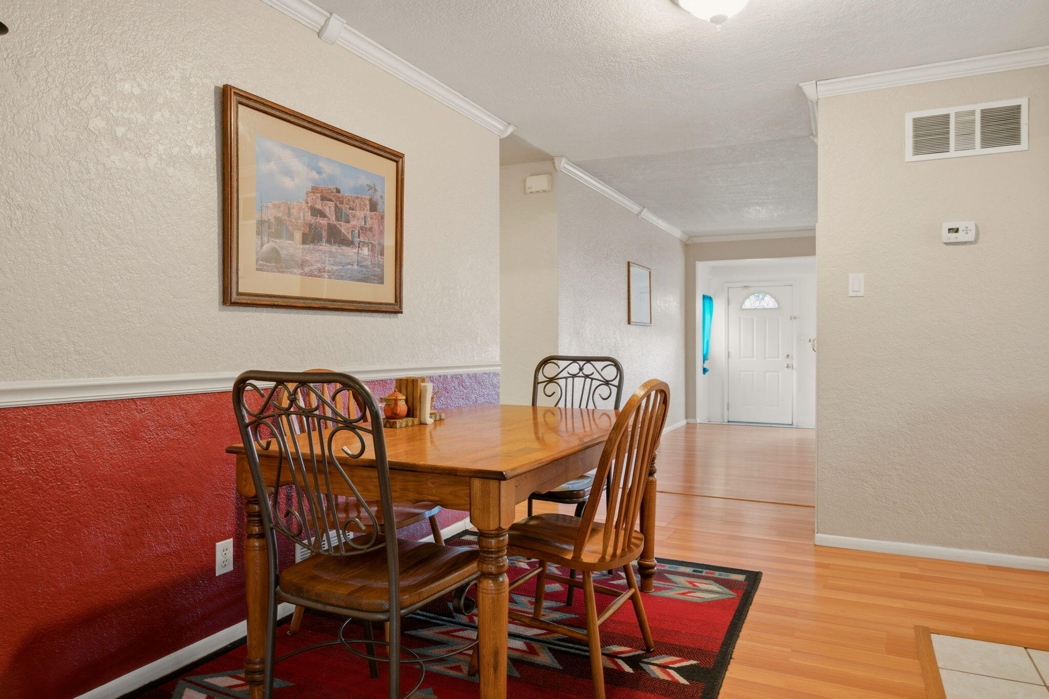 Photo 17 — 9717 Snowheights Boulevard NE