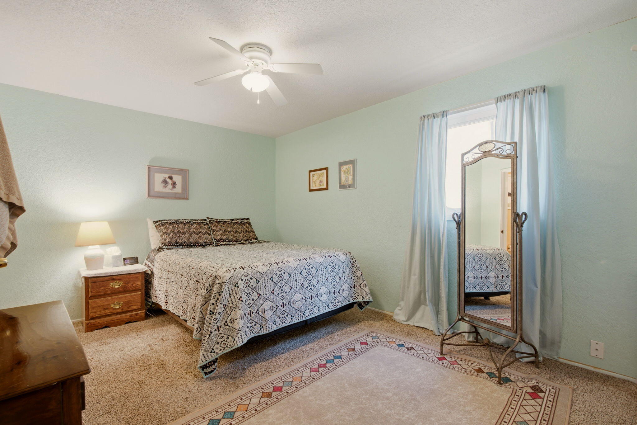 Photo 2 — 9717 Snowheights Boulevard NE