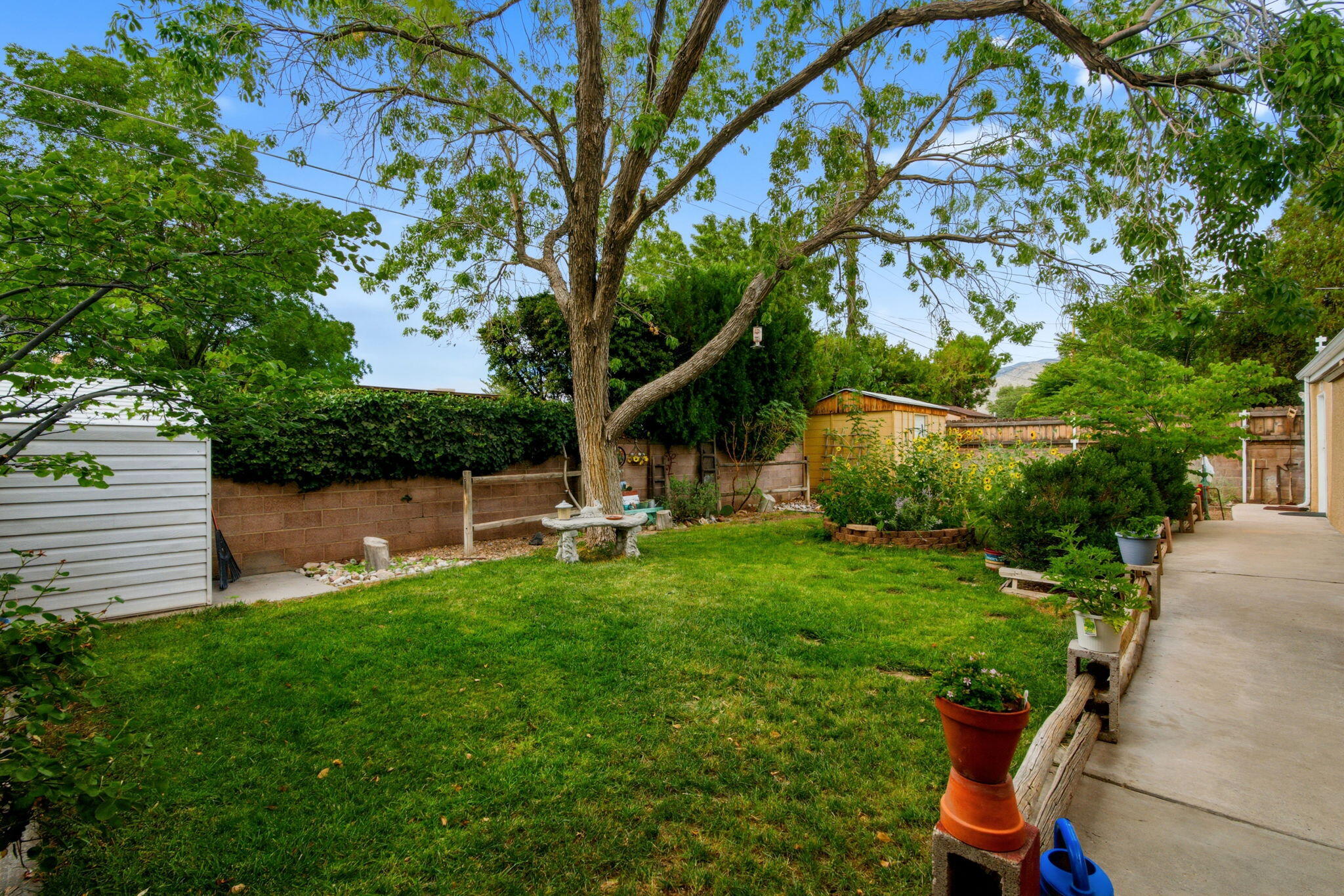 Photo 5 — 9717 Snowheights Boulevard NE