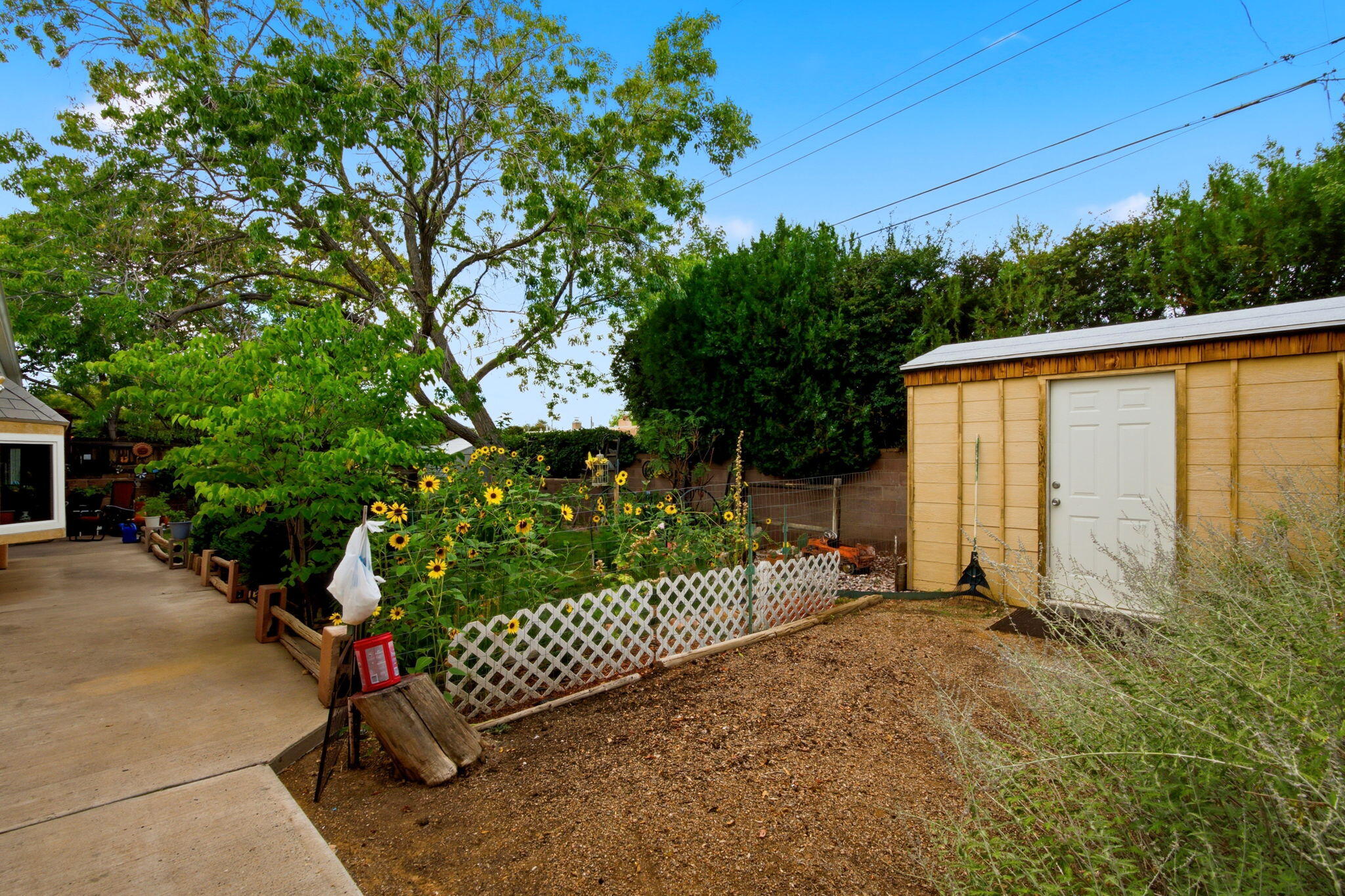 Photo 6 — 9717 Snowheights Boulevard NE