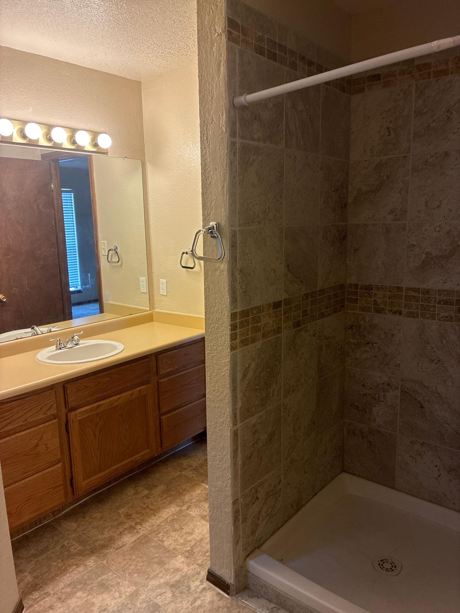 Photo 5 — 5432 Pepperwood Court NW