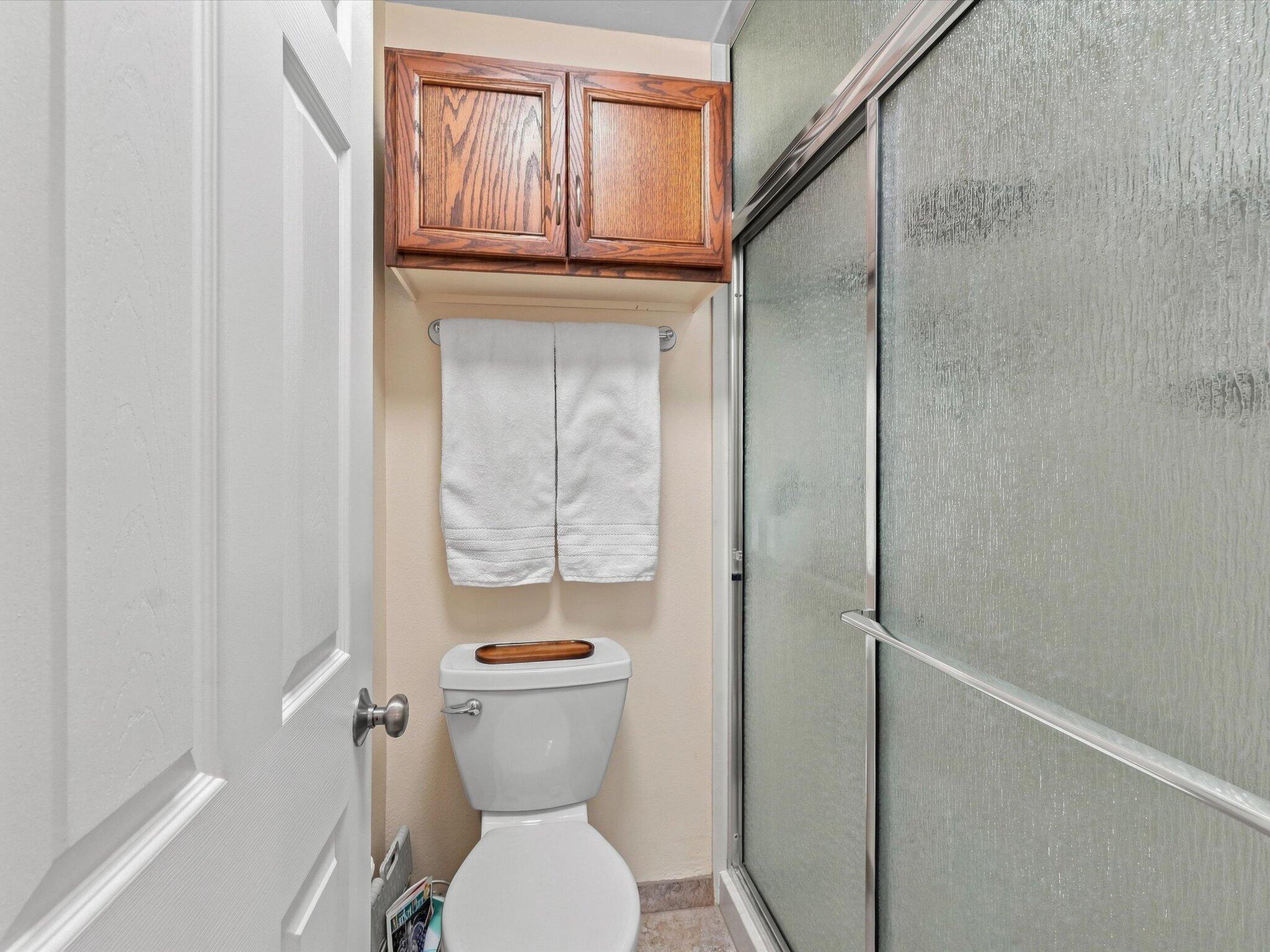 Photo 11 — 7108 Vivian Drive NE