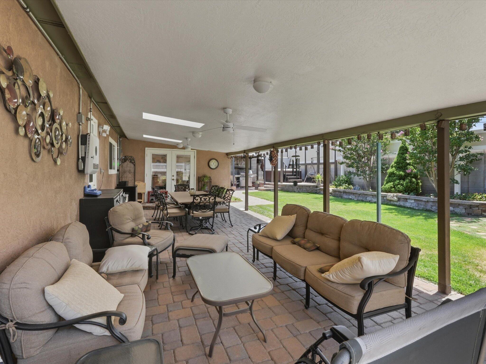 Photo 13 — 7108 Vivian Drive NE