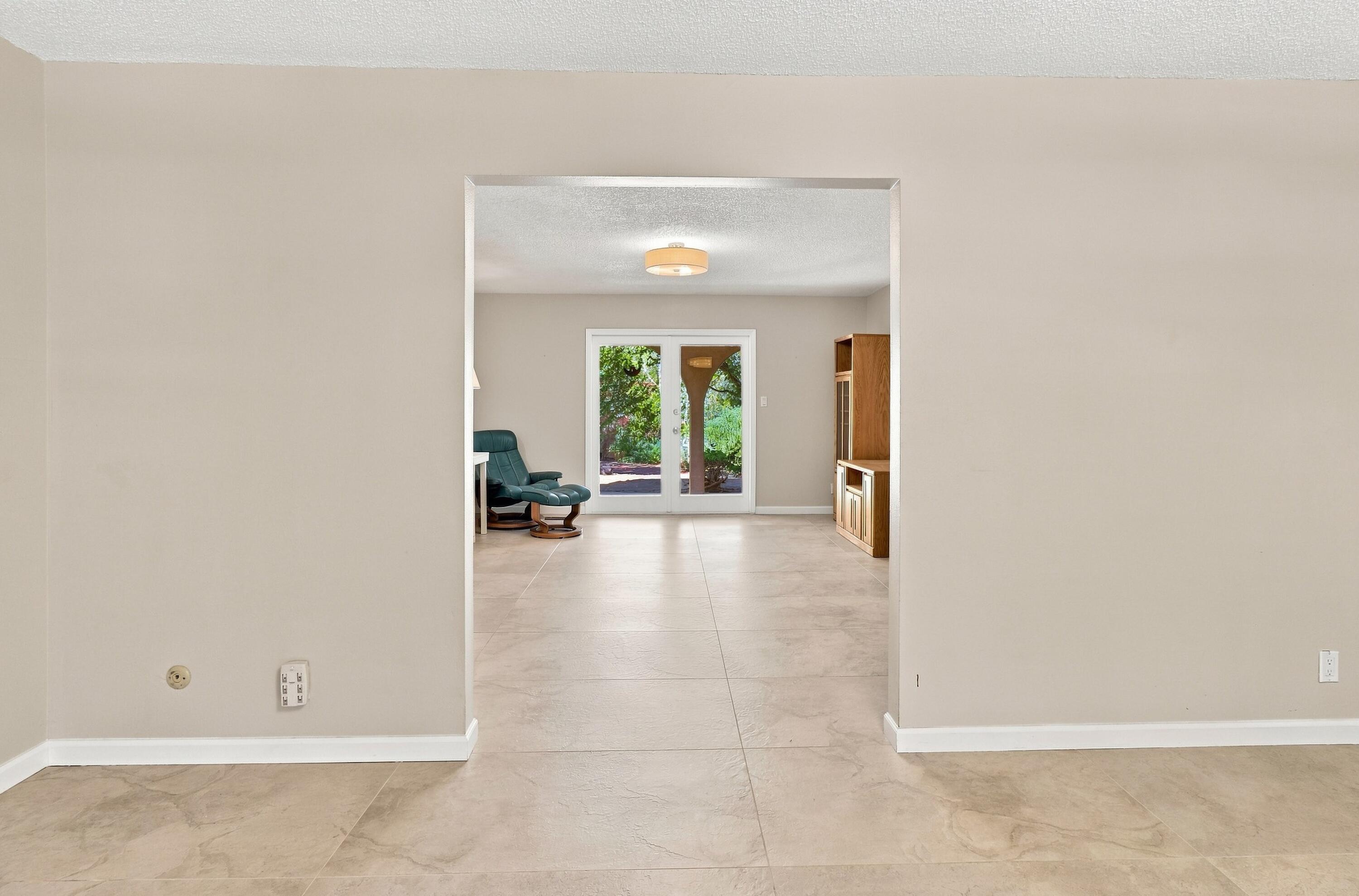 Photo 9 — 3025 Palo Alto Drive NE