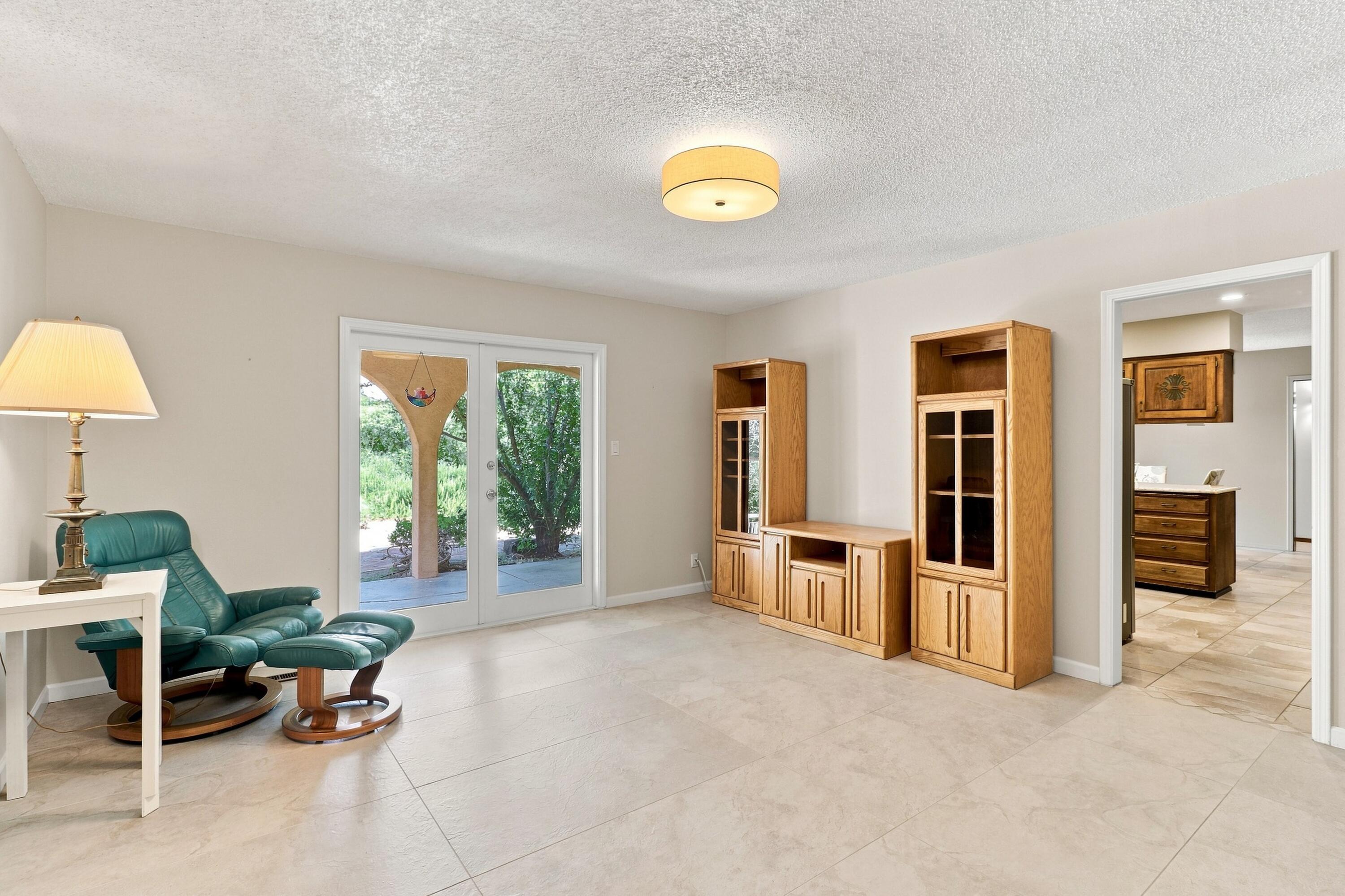 Photo 10 — 3025 Palo Alto Drive NE