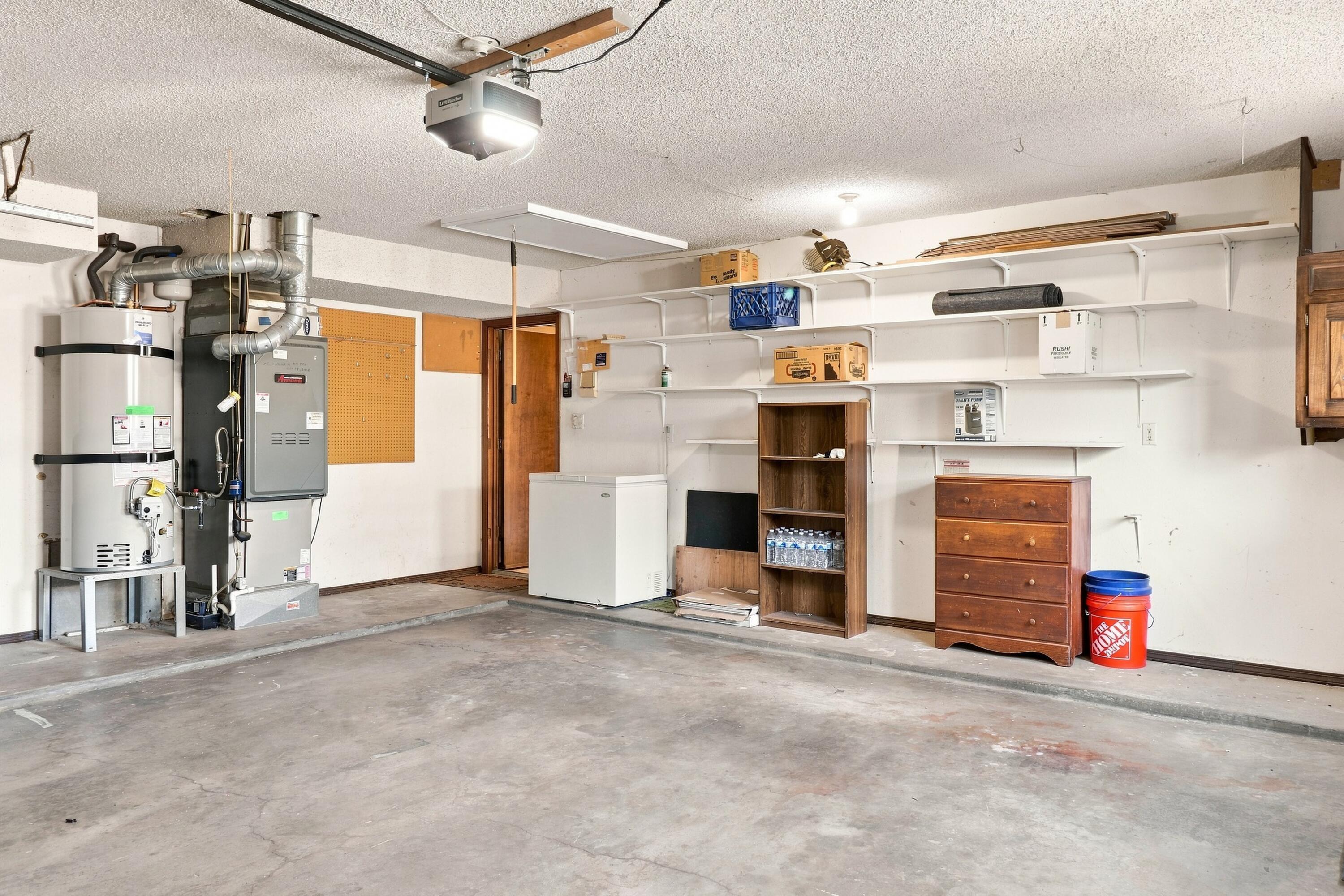 Photo 18 — 3025 Palo Alto Drive NE