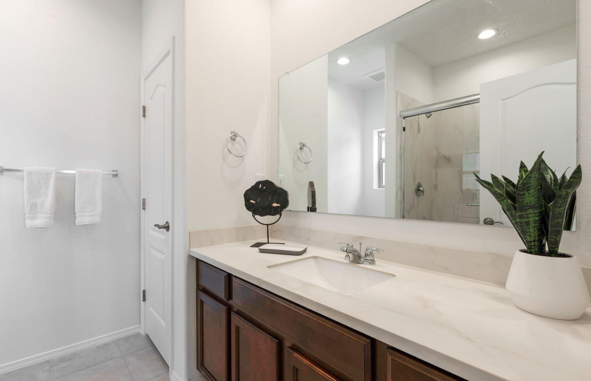 Photo 2 — 282 Spectrum Avenue SW