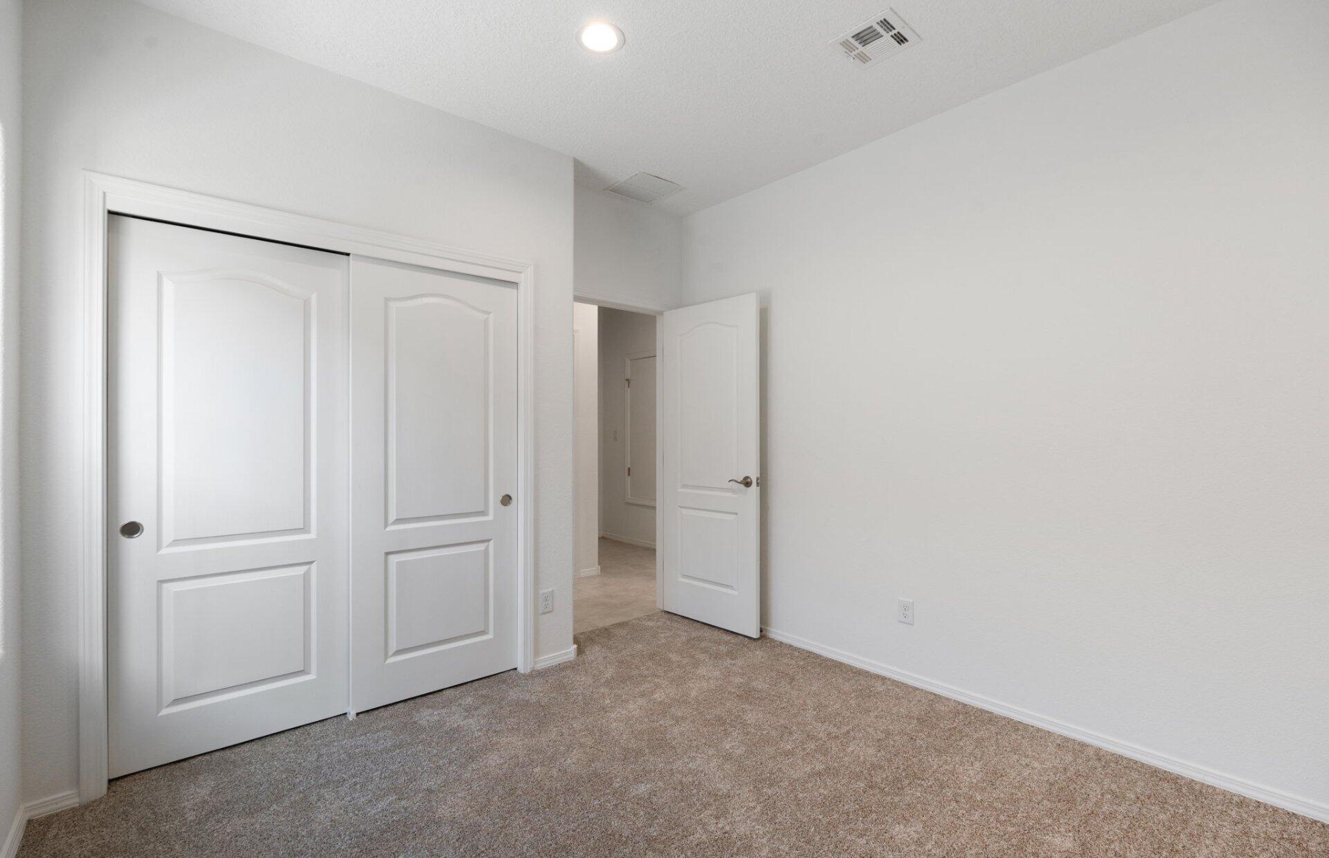 Photo 6 — 282 Spectrum Avenue SW