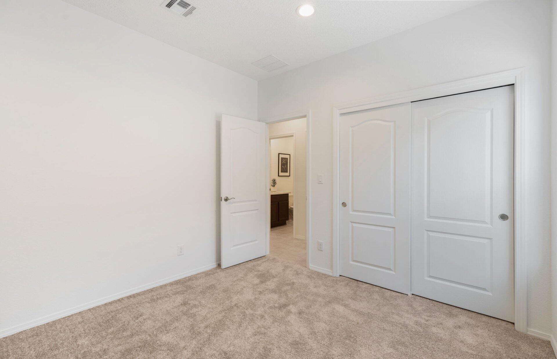 Photo 8 — 282 Spectrum Avenue SW