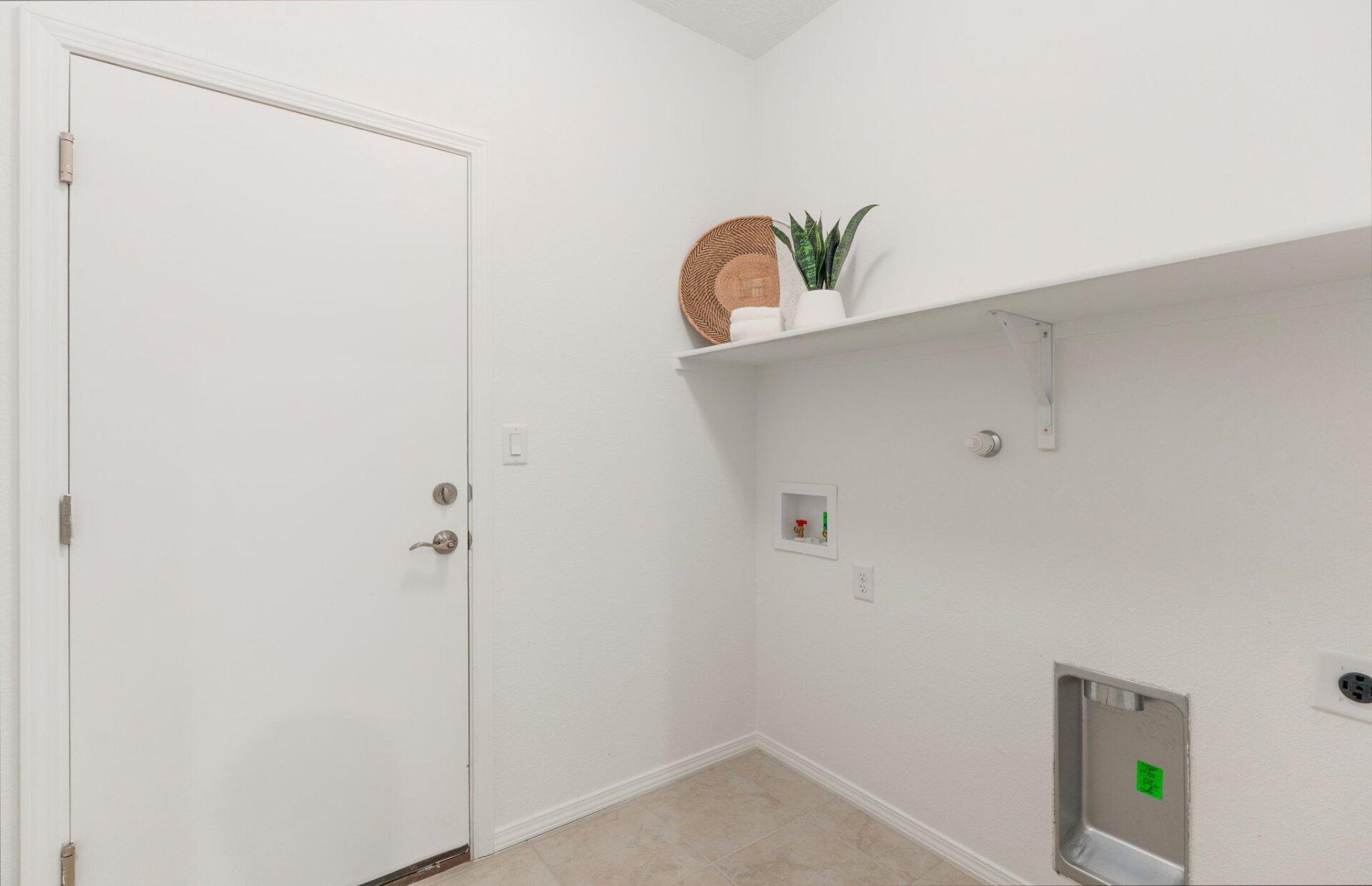 Photo 9 — 282 Spectrum Avenue SW