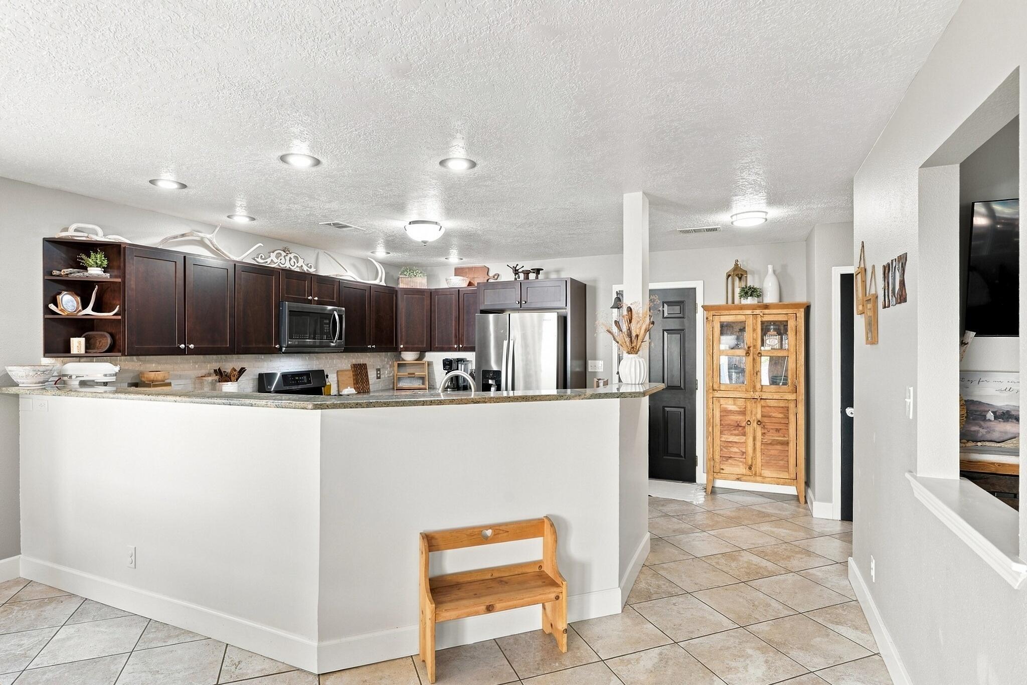 Photo 18 — 2505 Twin Buttes Drive NE