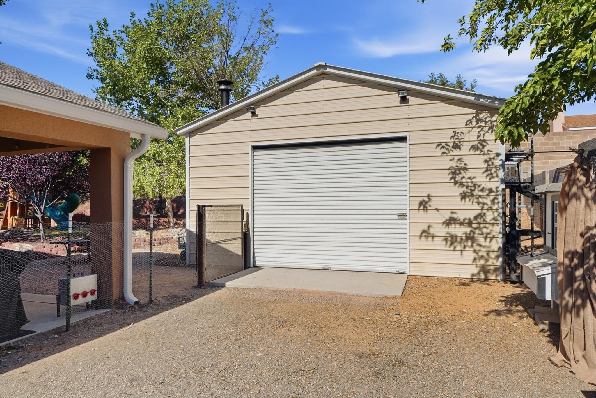 Photo 8 — 2505 Twin Buttes Drive NE