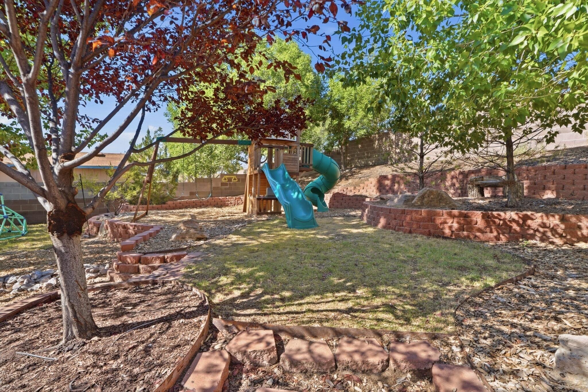 Photo 11 — 2505 Twin Buttes Drive NE