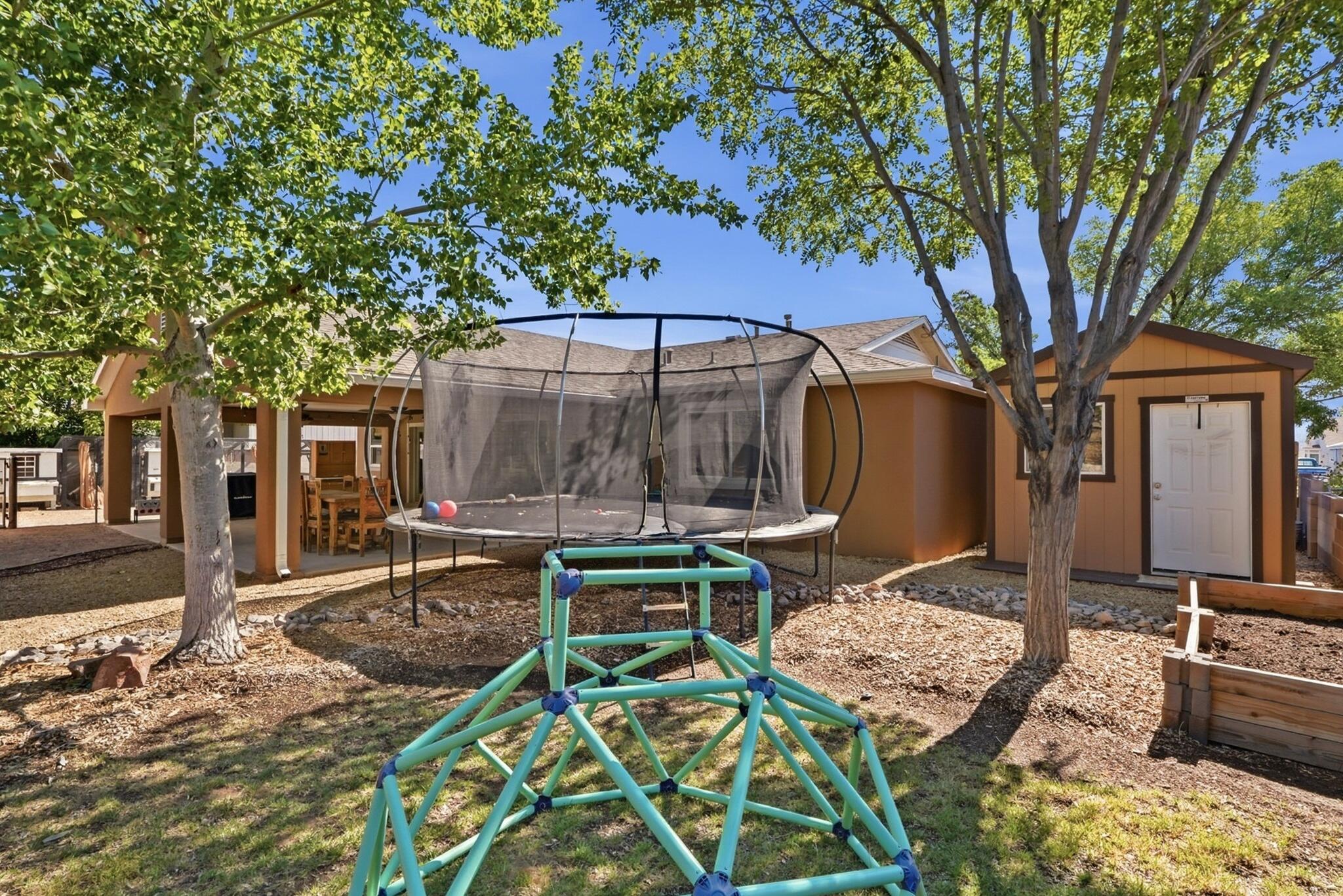 Photo 12 — 2505 Twin Buttes Drive NE