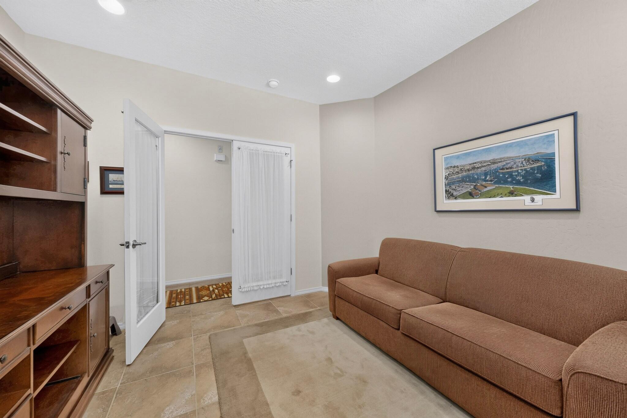Photo 3 — 923 Evening Primrose Lane