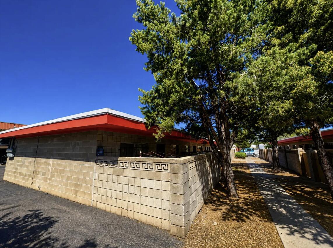 Photo 2 — 631 & 633 Mesilla Street SE