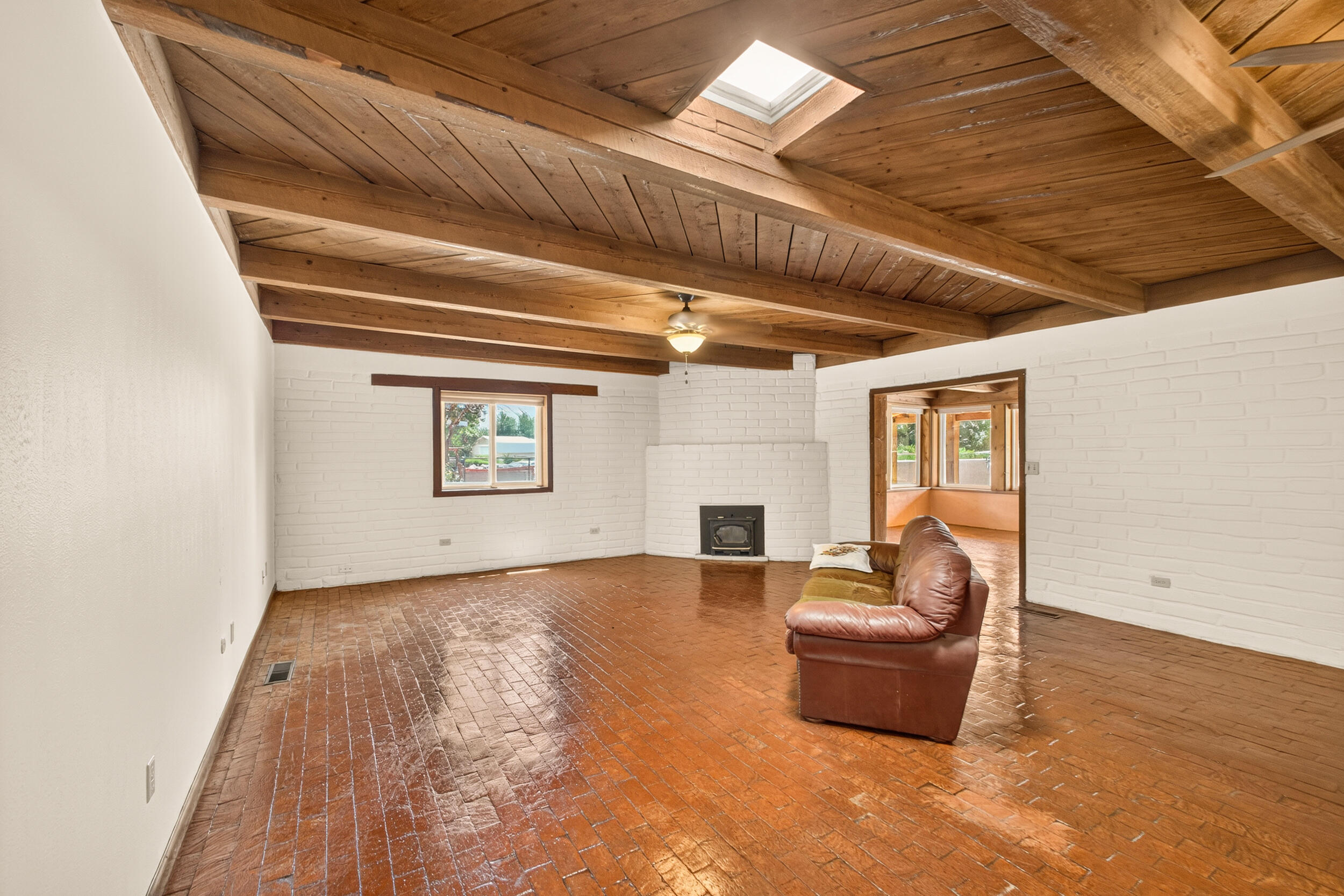 Photo 13 — 251 Sichler Drive SW