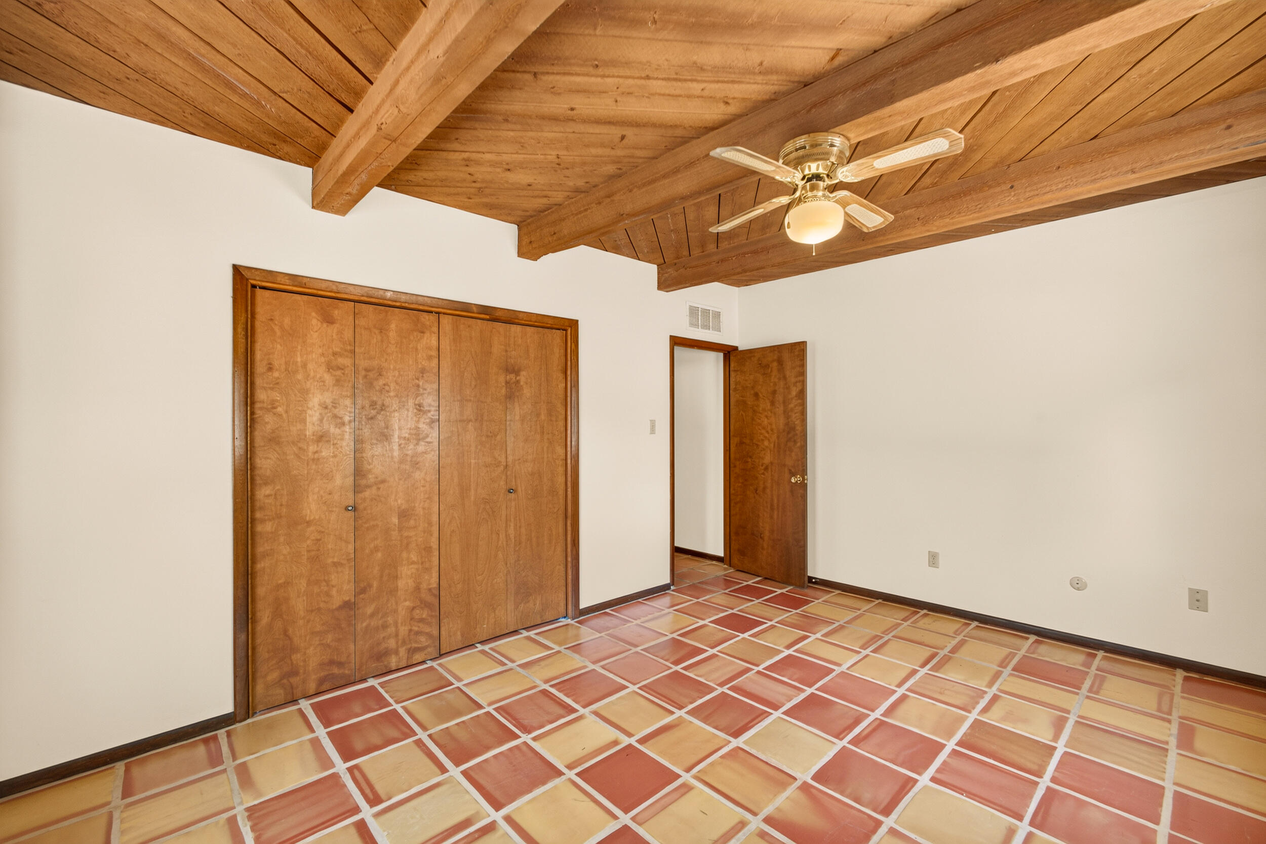 Photo 15 — 251 Sichler Drive SW