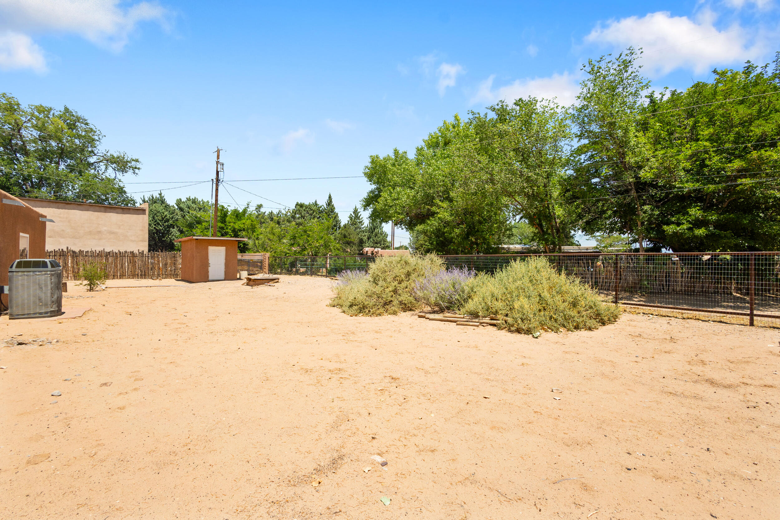 Photo 3 — 251 Sichler Drive SW