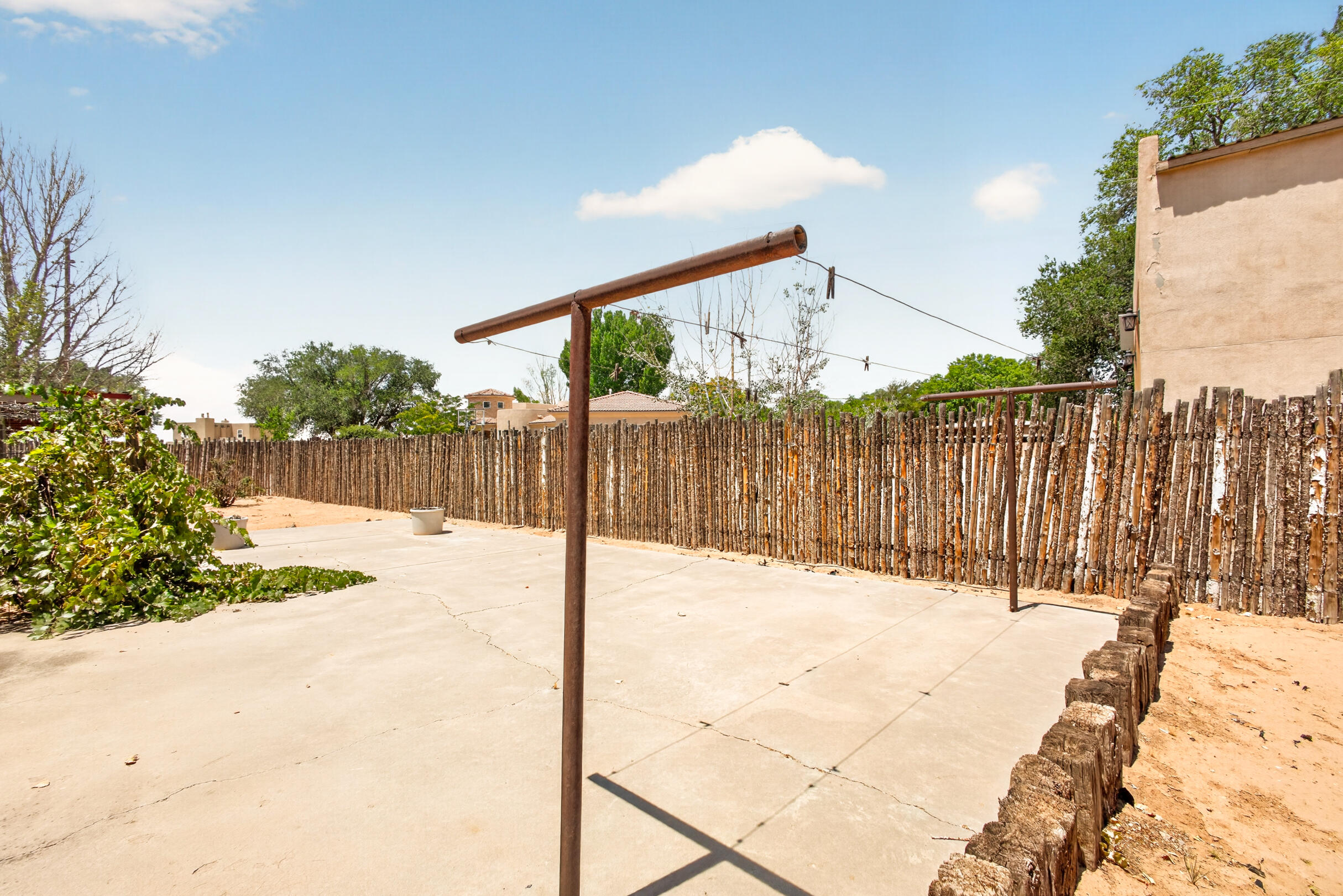 Photo 5 — 251 Sichler Drive SW