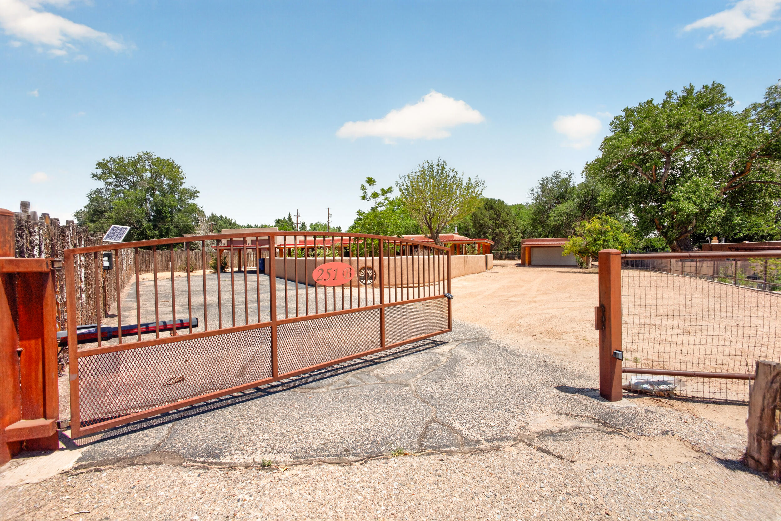Photo 7 — 251 Sichler Drive SW