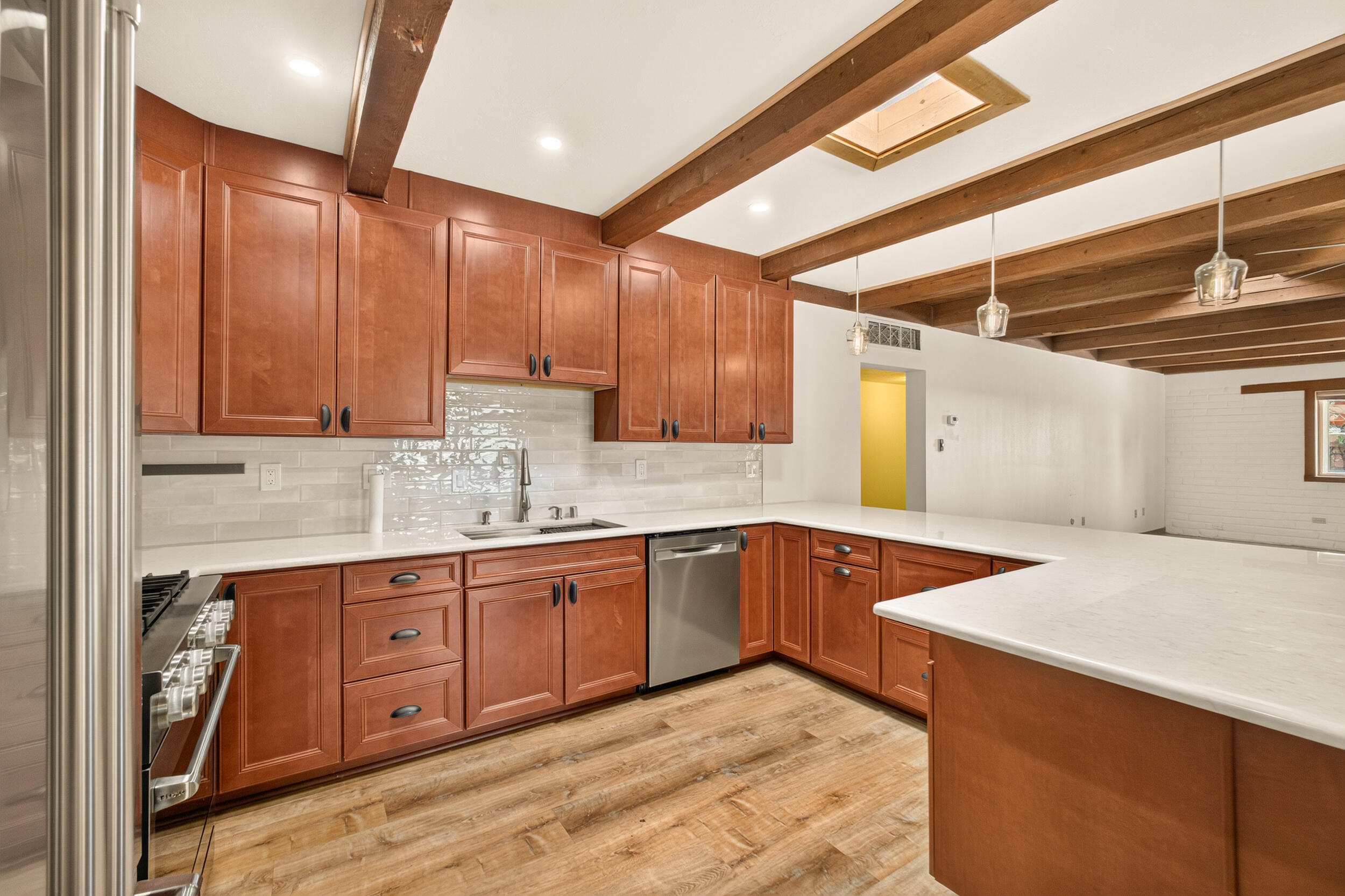 Photo 10 — 251 Sichler Drive SW