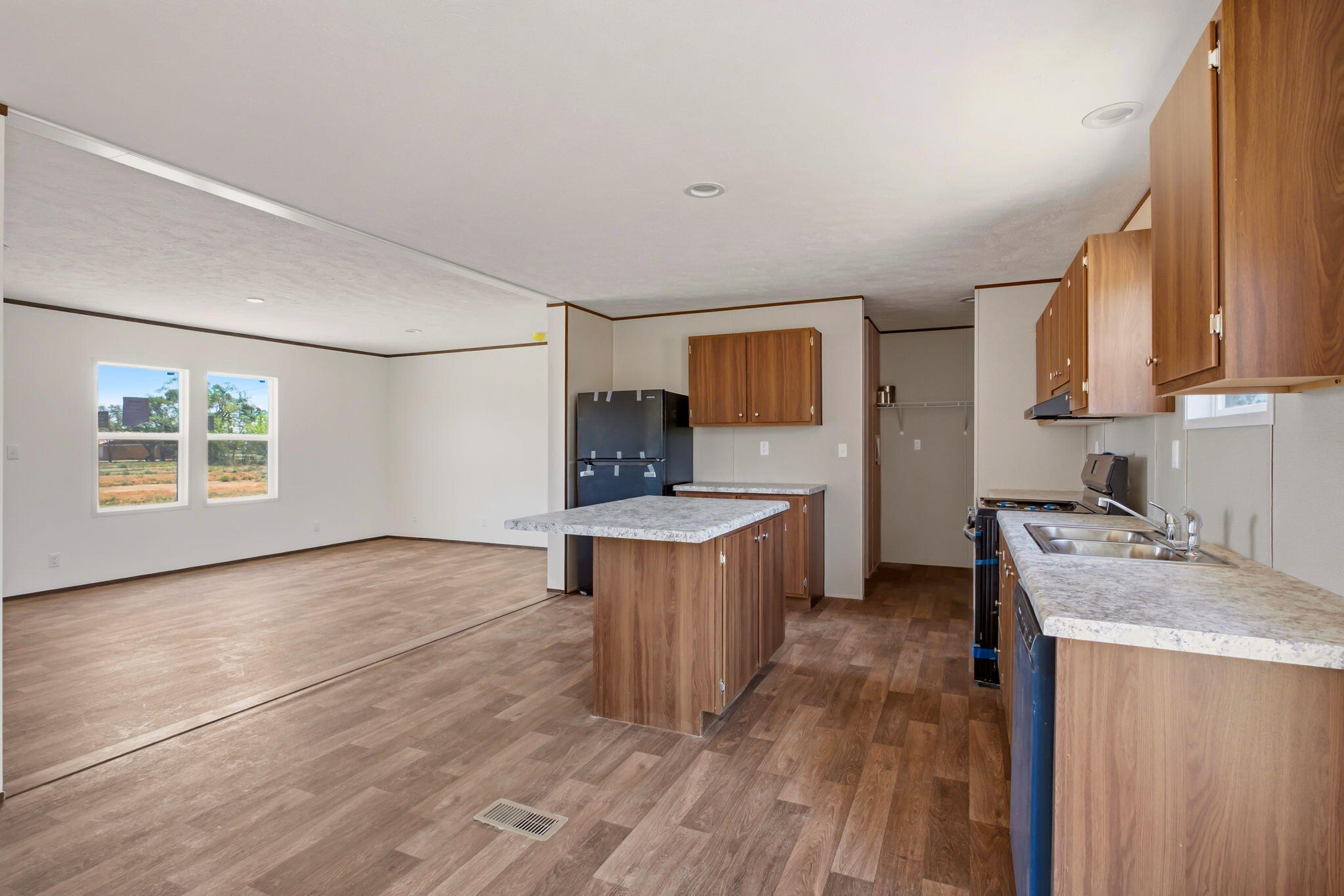 Photo 18 — 614 Irene Avenue