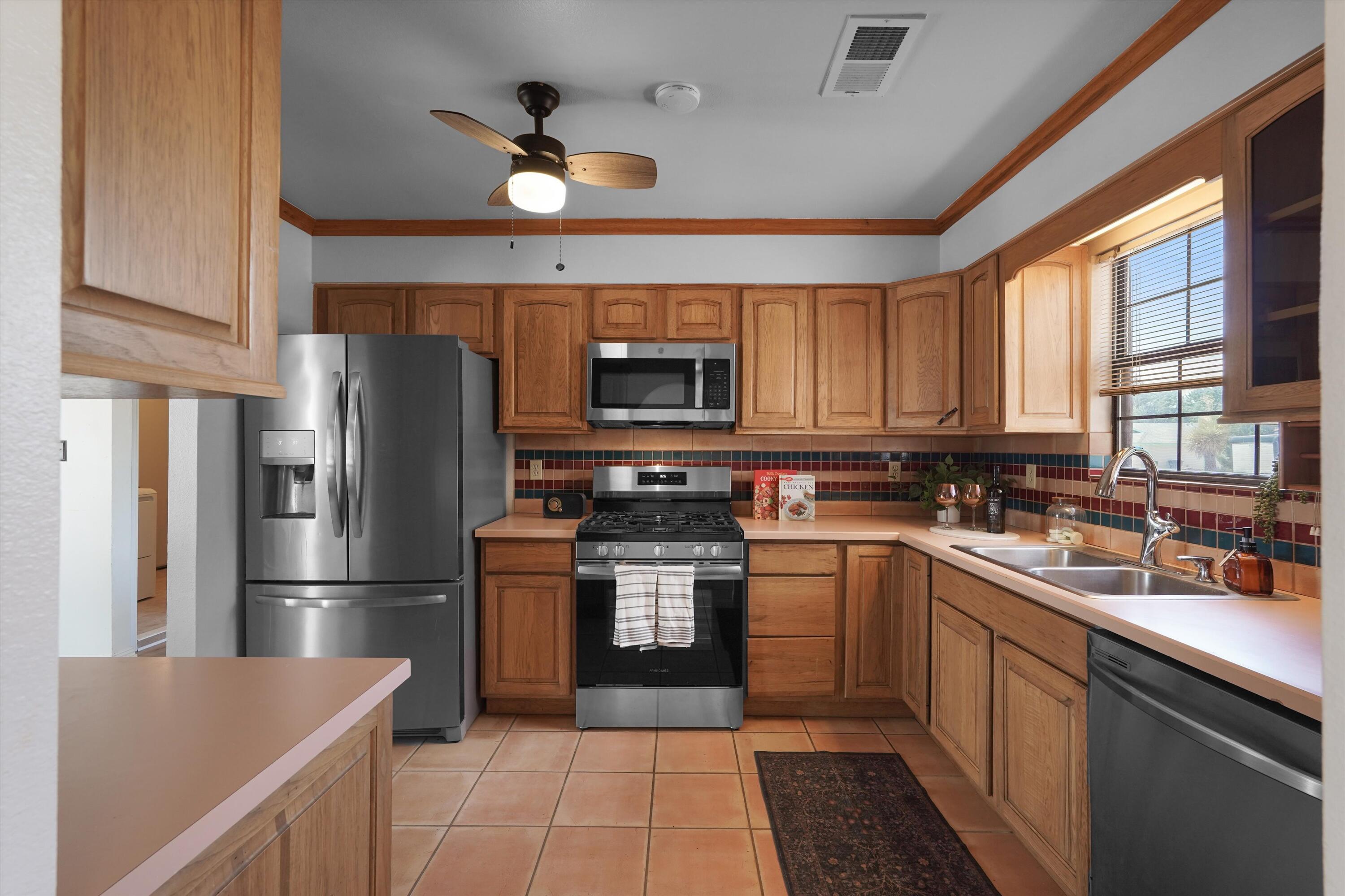 Photo 12 — 4980 Zirconia Drive NE