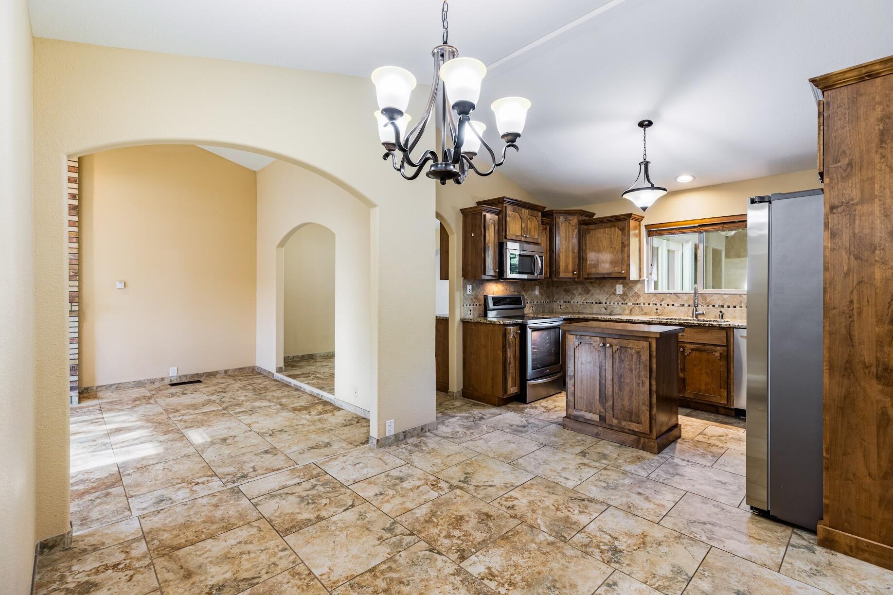 Photo 15 — 5612 Chelwood Park Boulevard NE